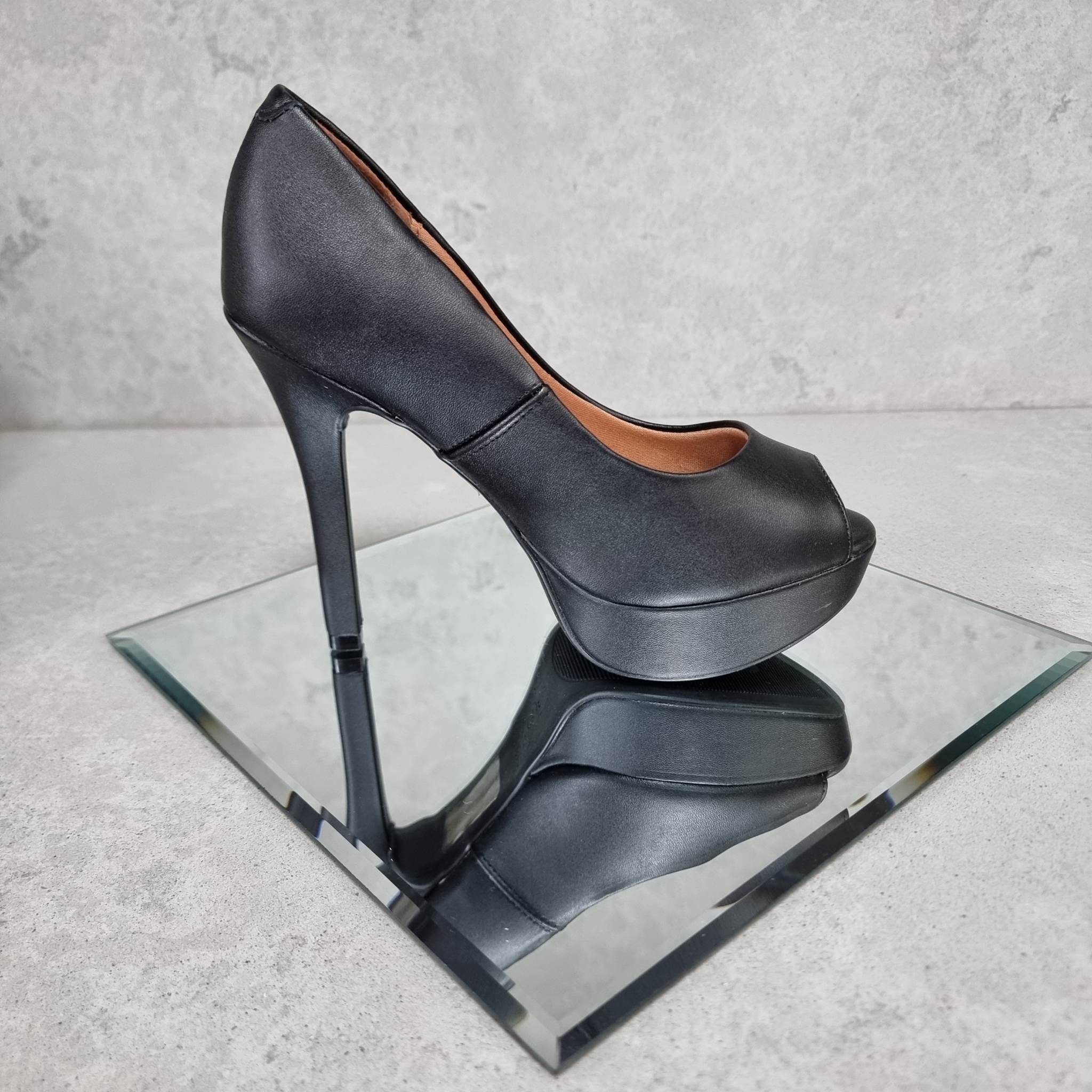 Vizzano 1830-500 Peeptoe Platform Pump in Black Napa