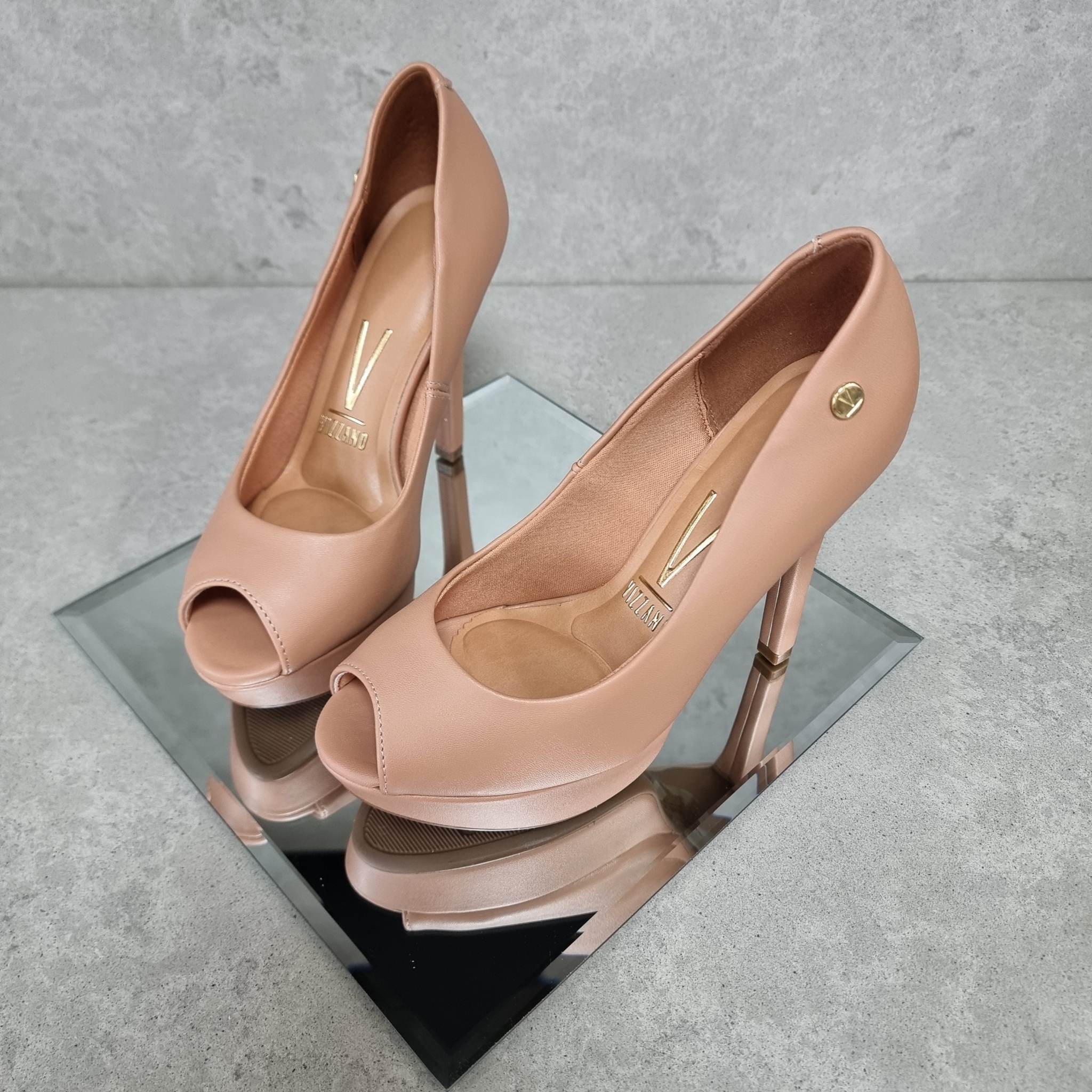 Vizzano 1830-500 Peeptoe Platform Pump in Nude Napa