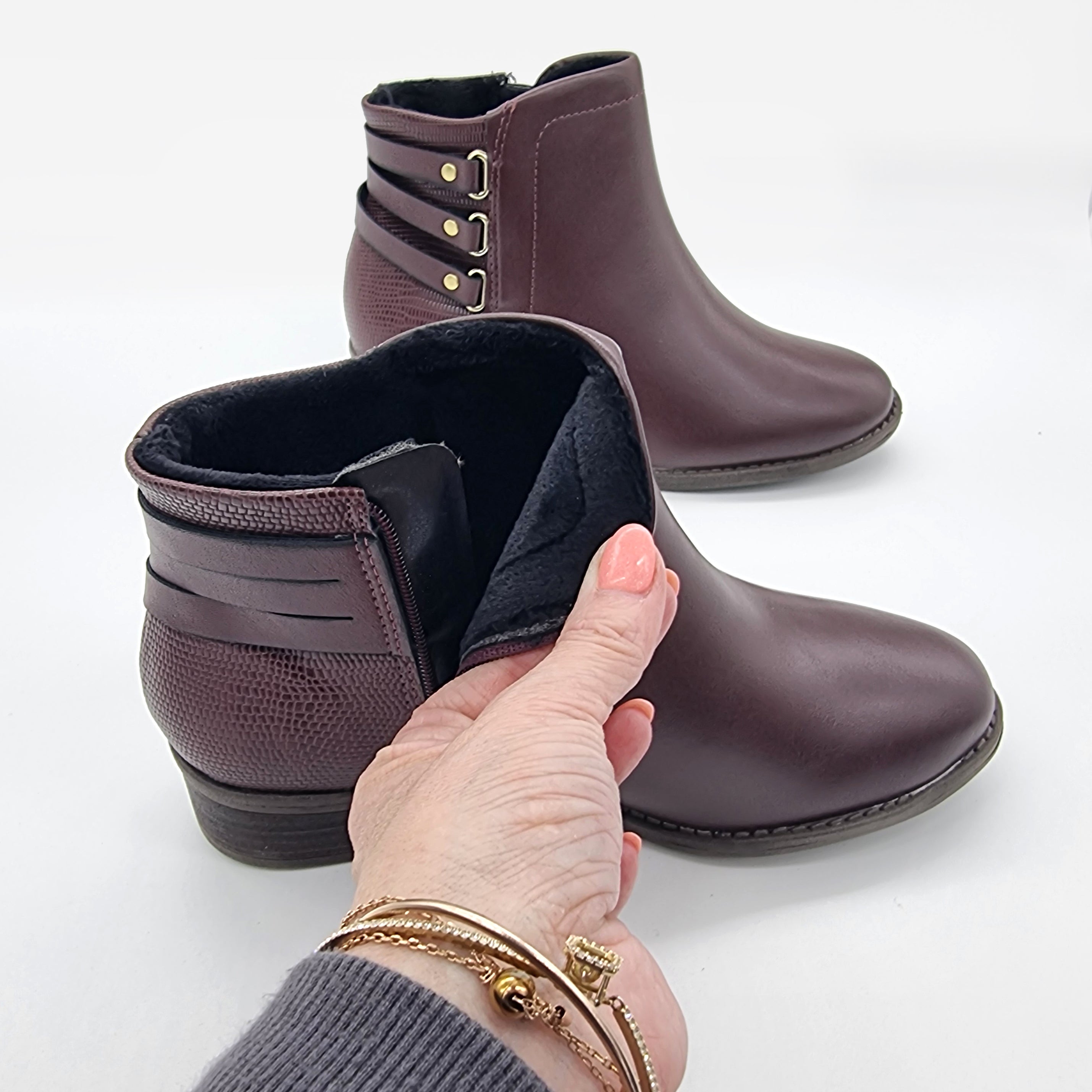 Modare 7057-218 Flat Ankle Boot in Burgundy