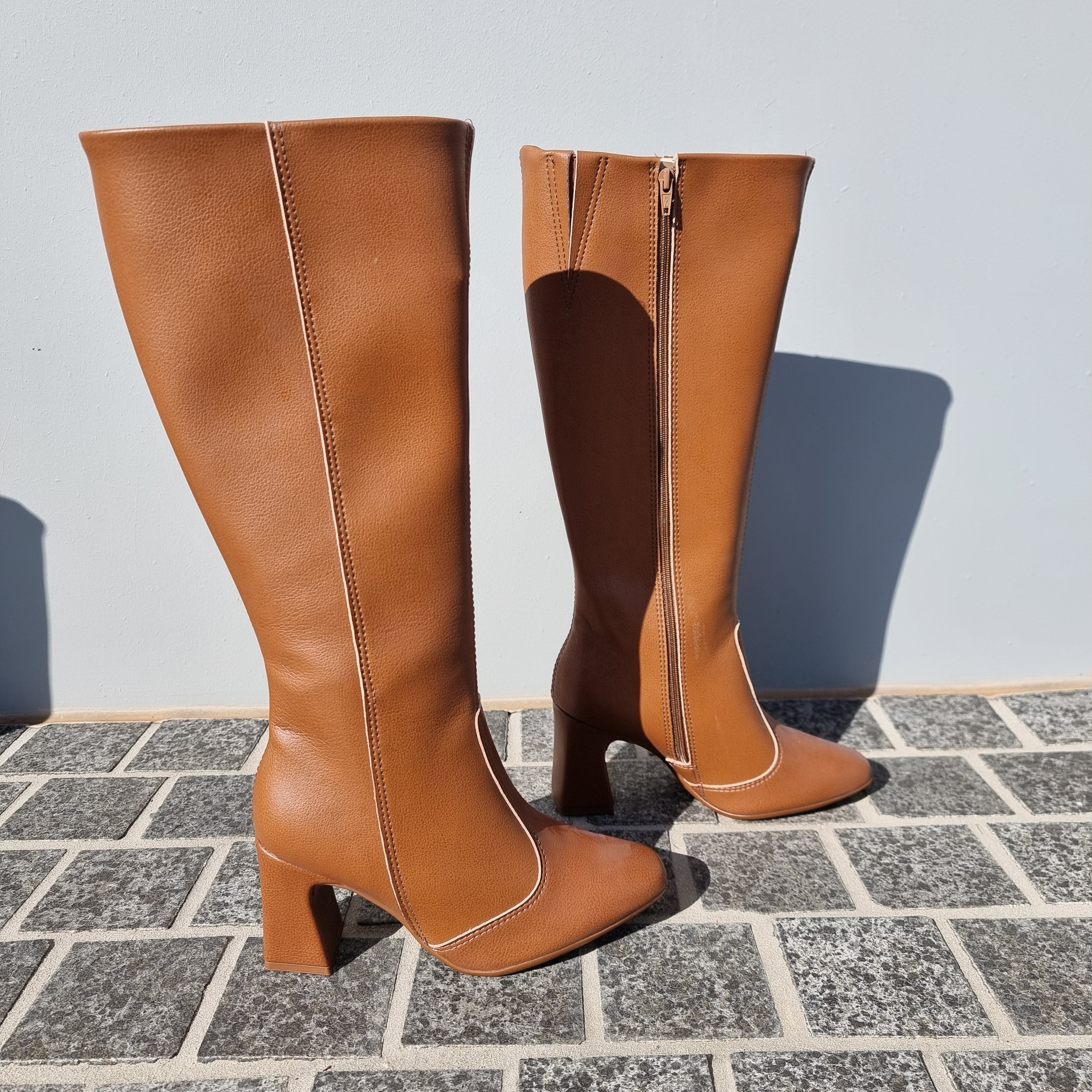 Beira Rio 9086-103 Block Heel Boot in Caramel
