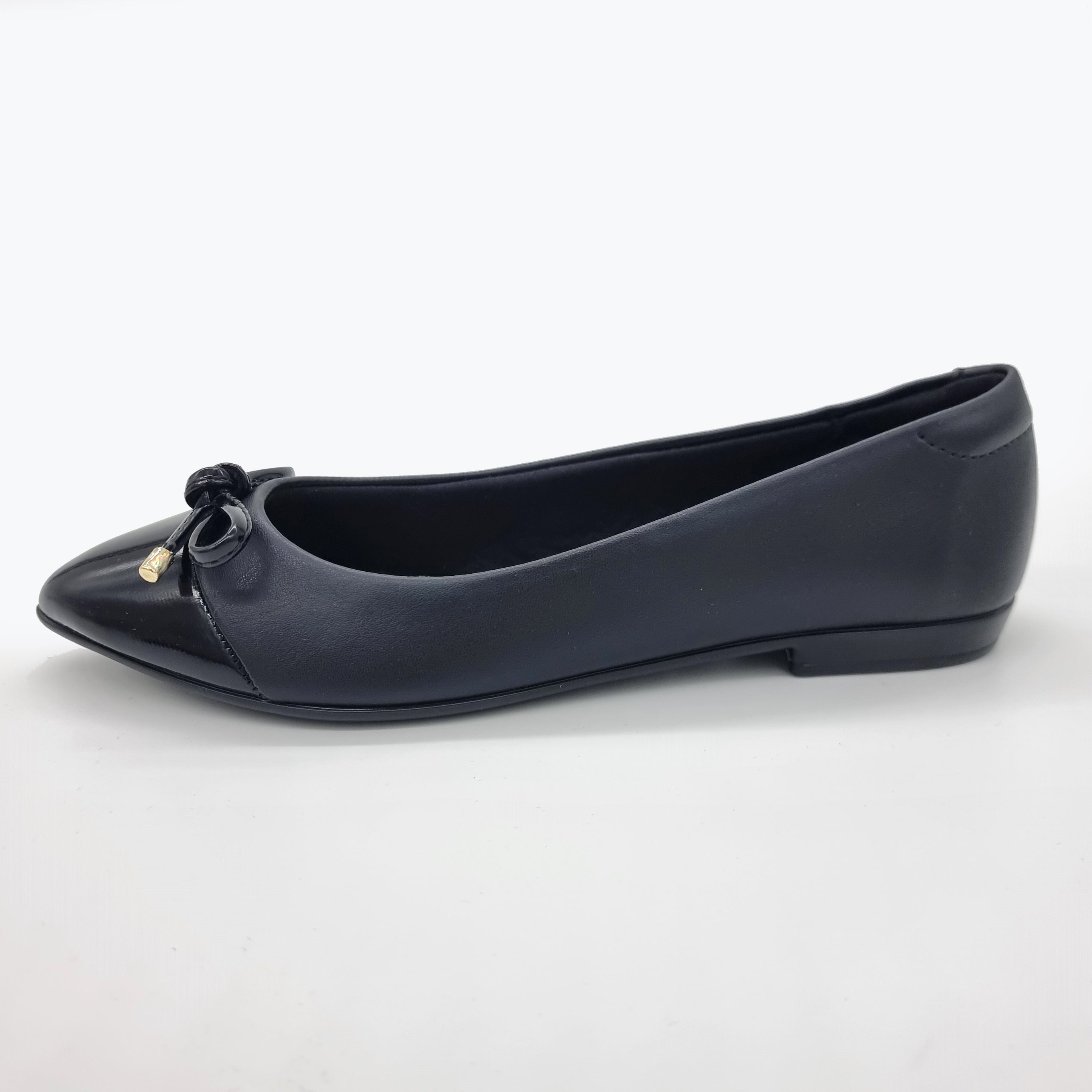 Beira Rio 4136-1102 Pointy Toe Flat in Black