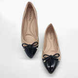 Beira Rio 4136-1102 Pointy Toe Flat in Beige/Black