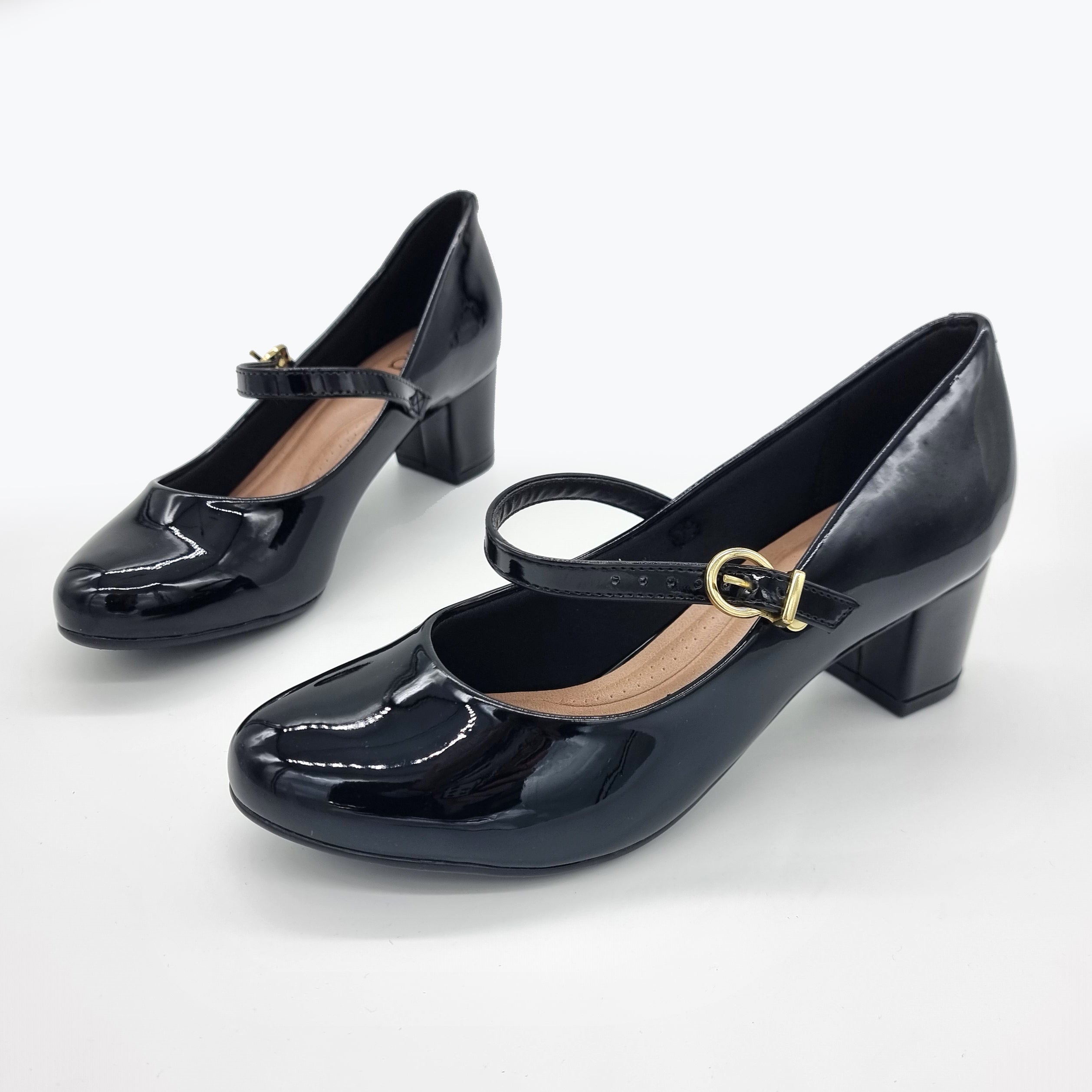 Beira Rio 4777-475 Low Heel Mary-Jane Pump in Black Patent
