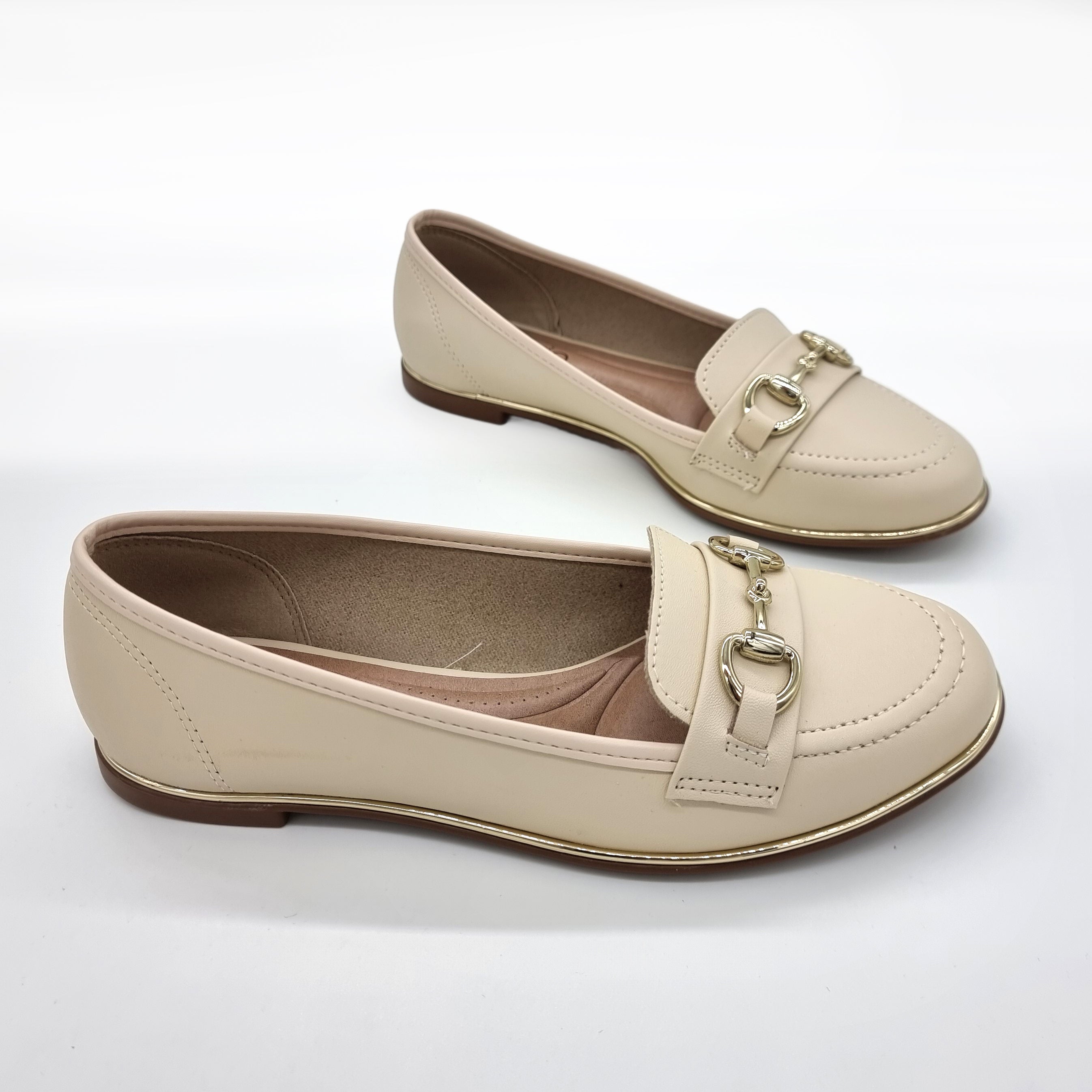 Beira Rio 4311-104 Round Toe Flat Loafer in Cream Napa