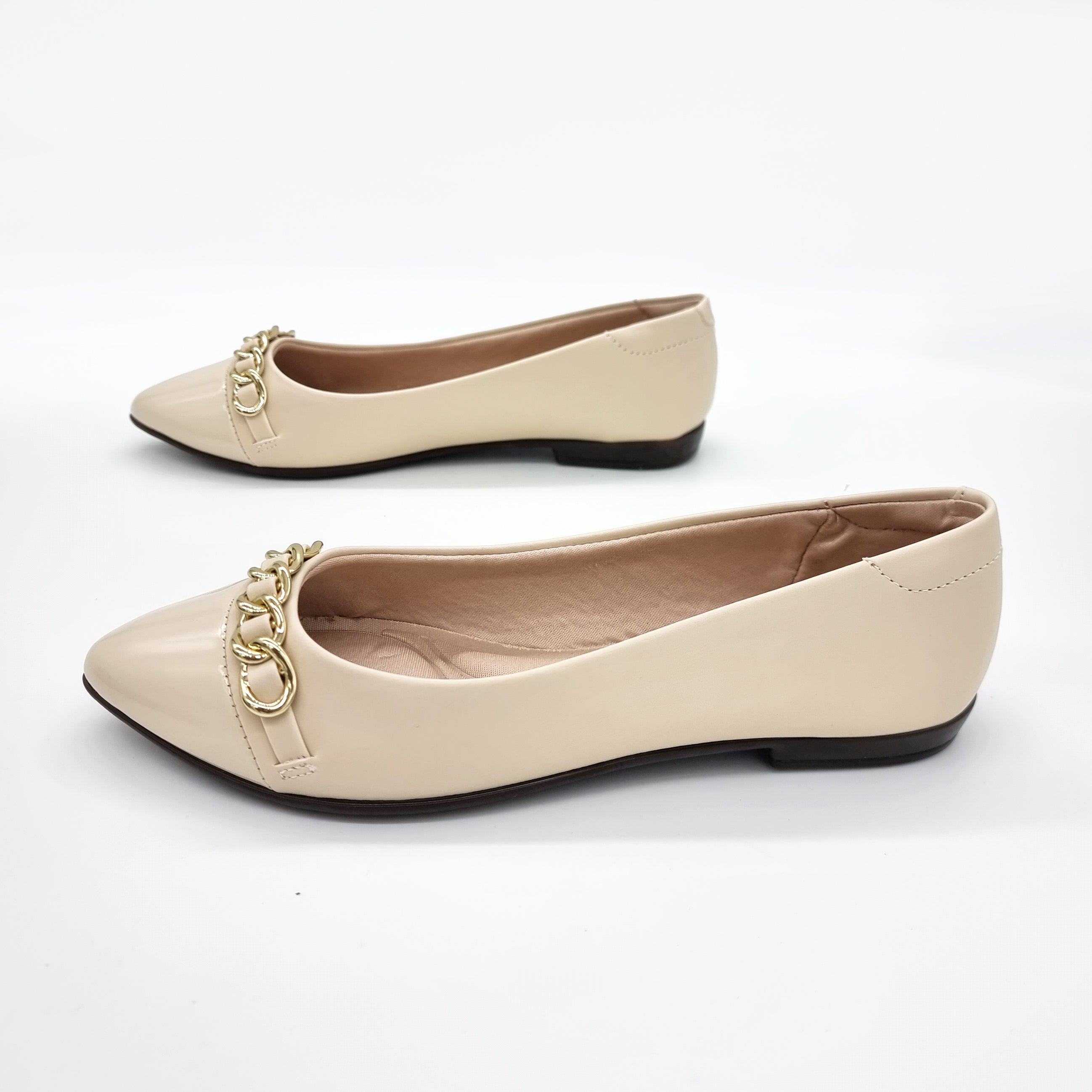 Beira Rio 4136-1106 Pointy Toe Flat in Cream