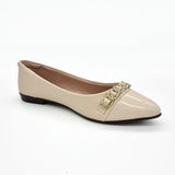 Beira Rio 4136-1106 Pointy Toe Flat in Cream