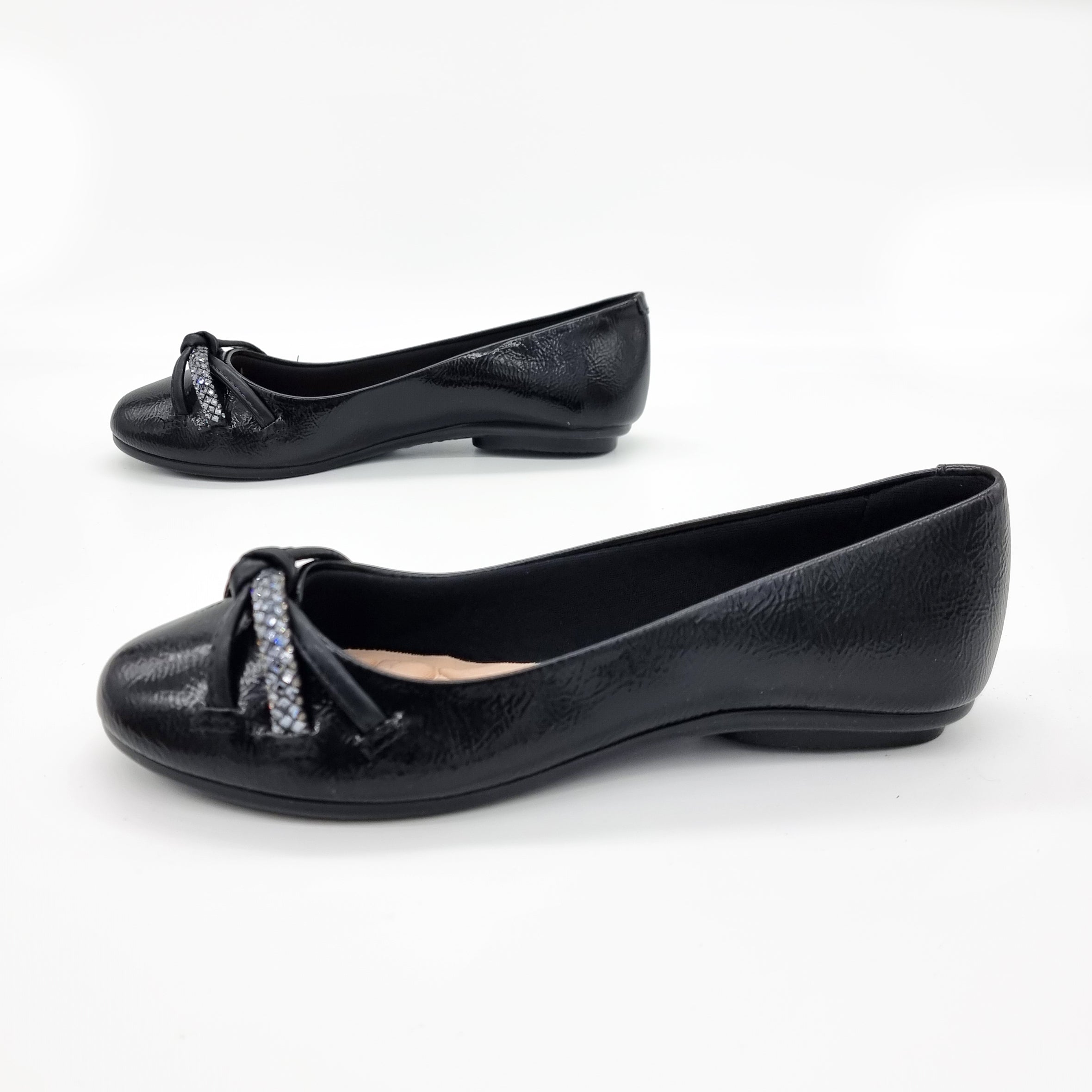 Moleca 5094-1654 Round Toe Flat in Black Patent