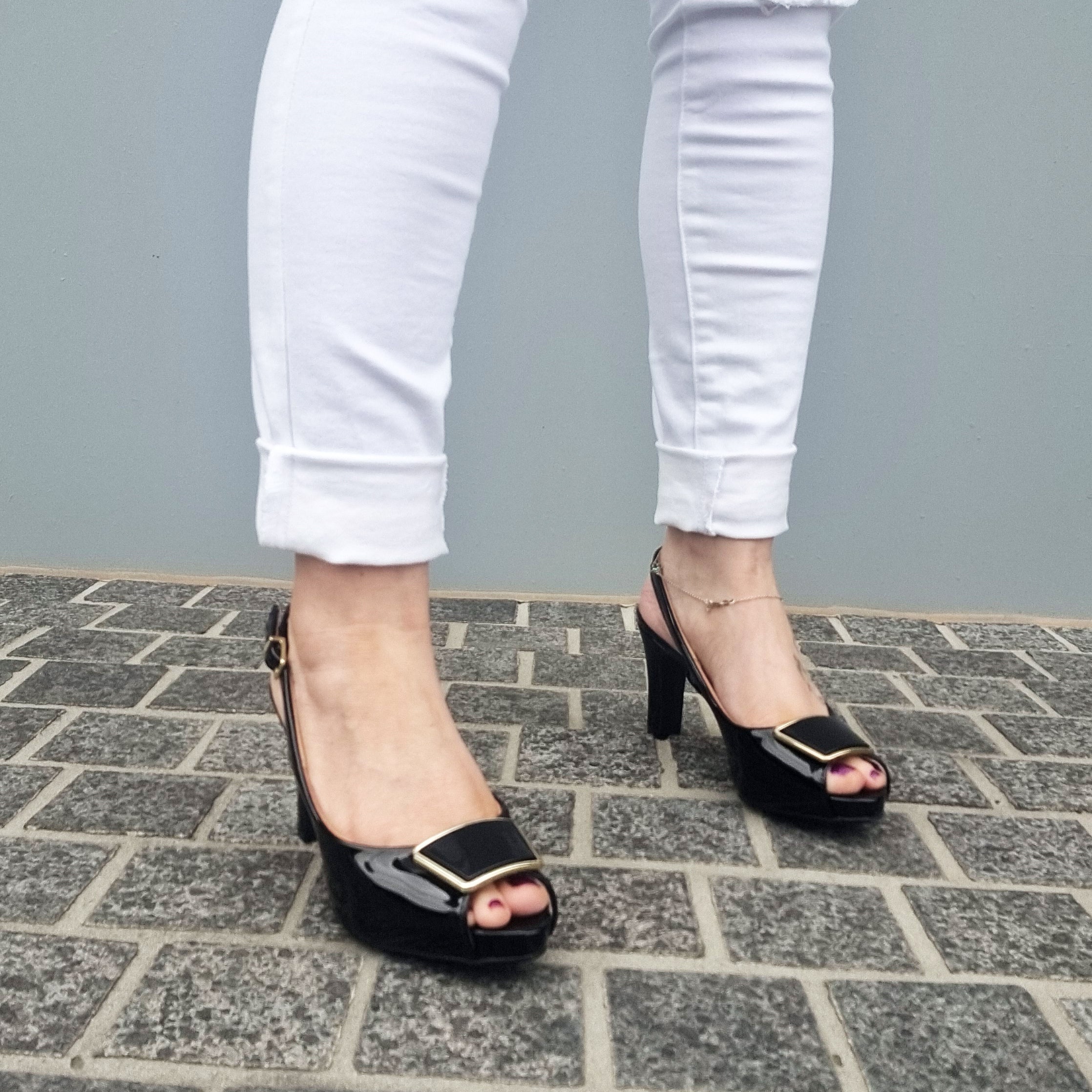 Vizzano 1840-321 Slingback Pump in Black Patent