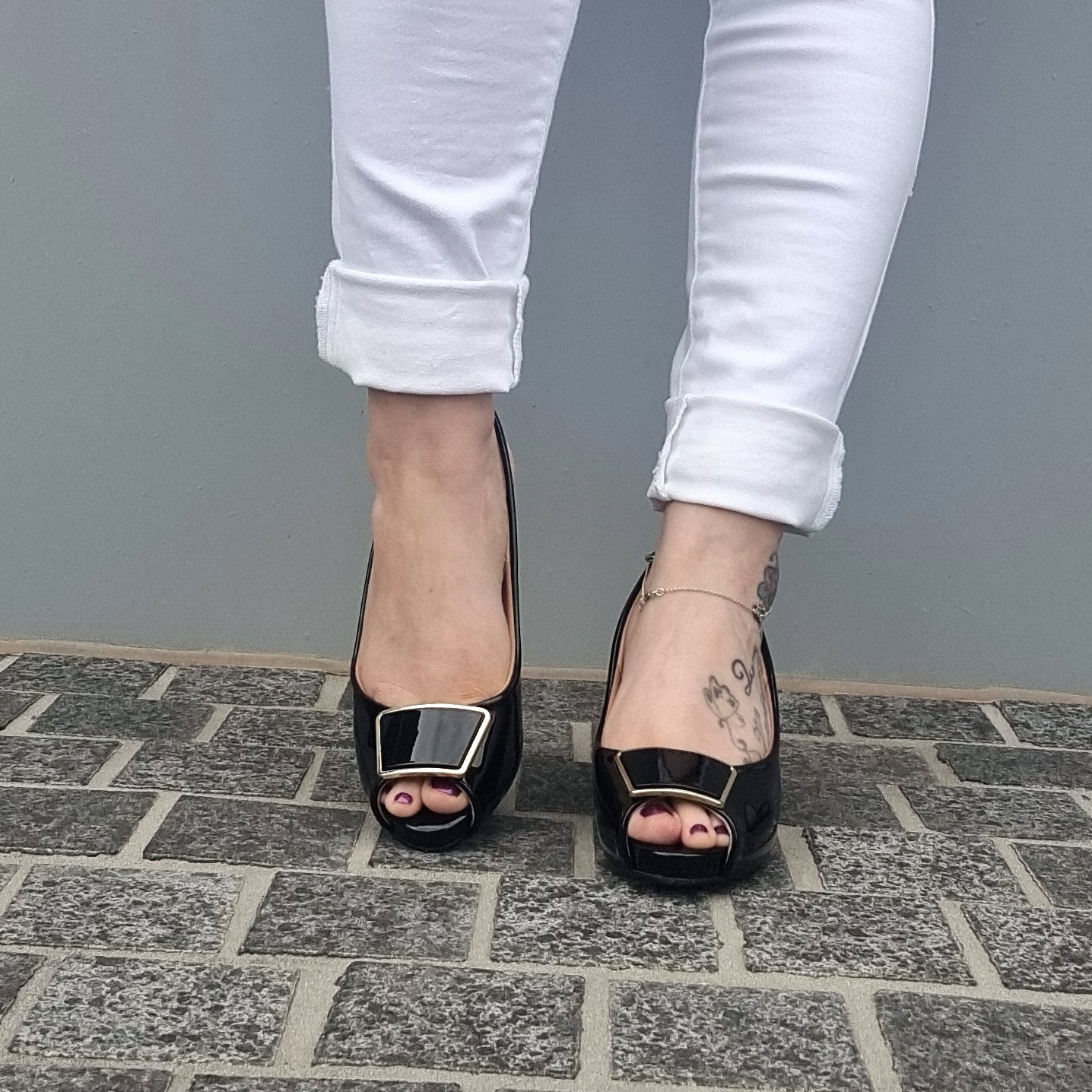 Vizzano 1840-321 Slingback Pump in Black Patent