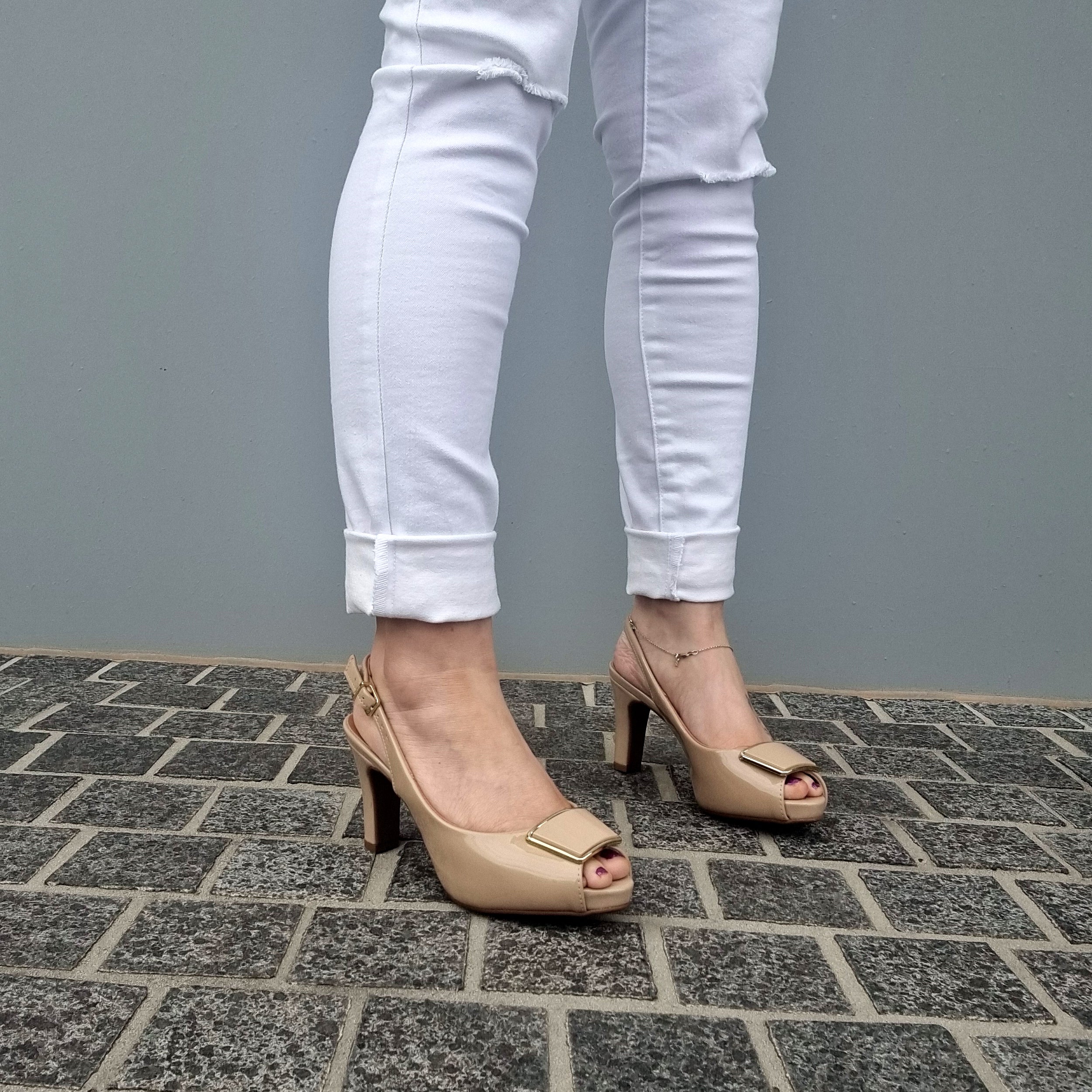 Vizzano 1840-321 Slingback Pump in Beige Patent