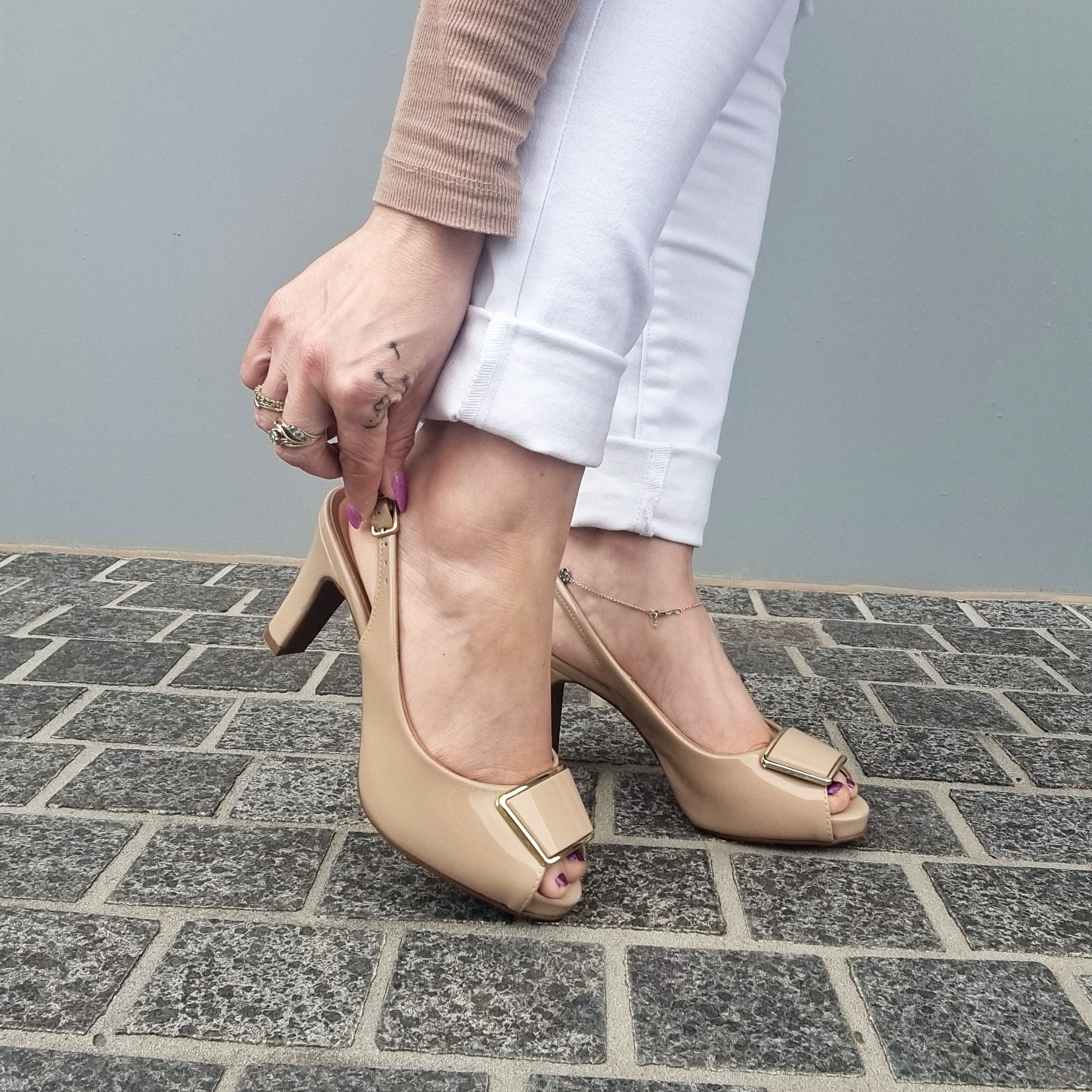 Vizzano 1840-321 Slingback Pump in Beige Patent