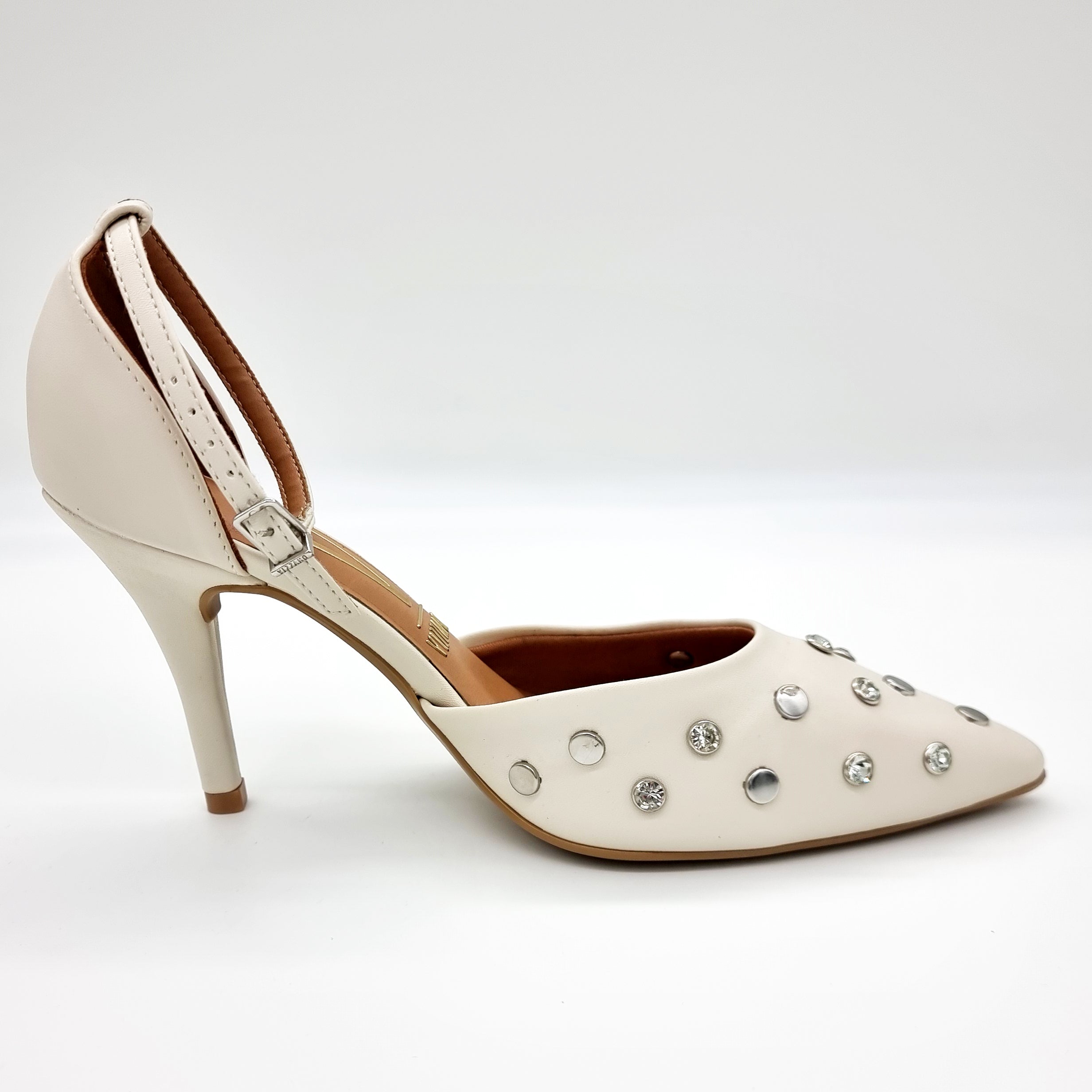 Vizzano 1184-1192 Studded Pointy Toe Pump in Off White Napa