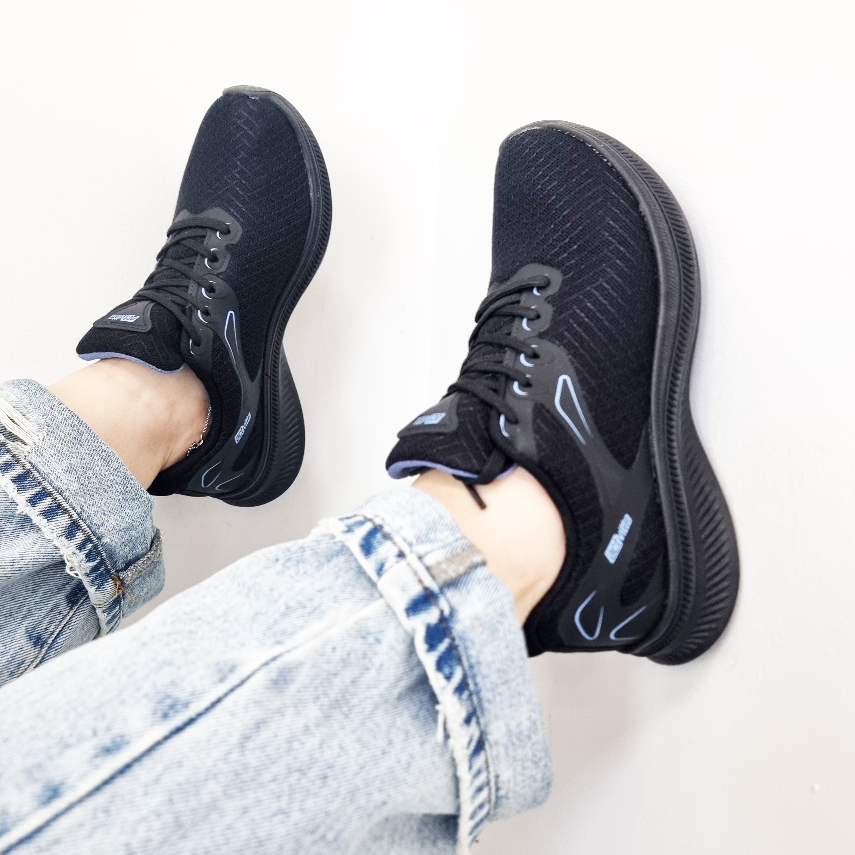 Activitta 4829-313 Lace up Sneaker in Black