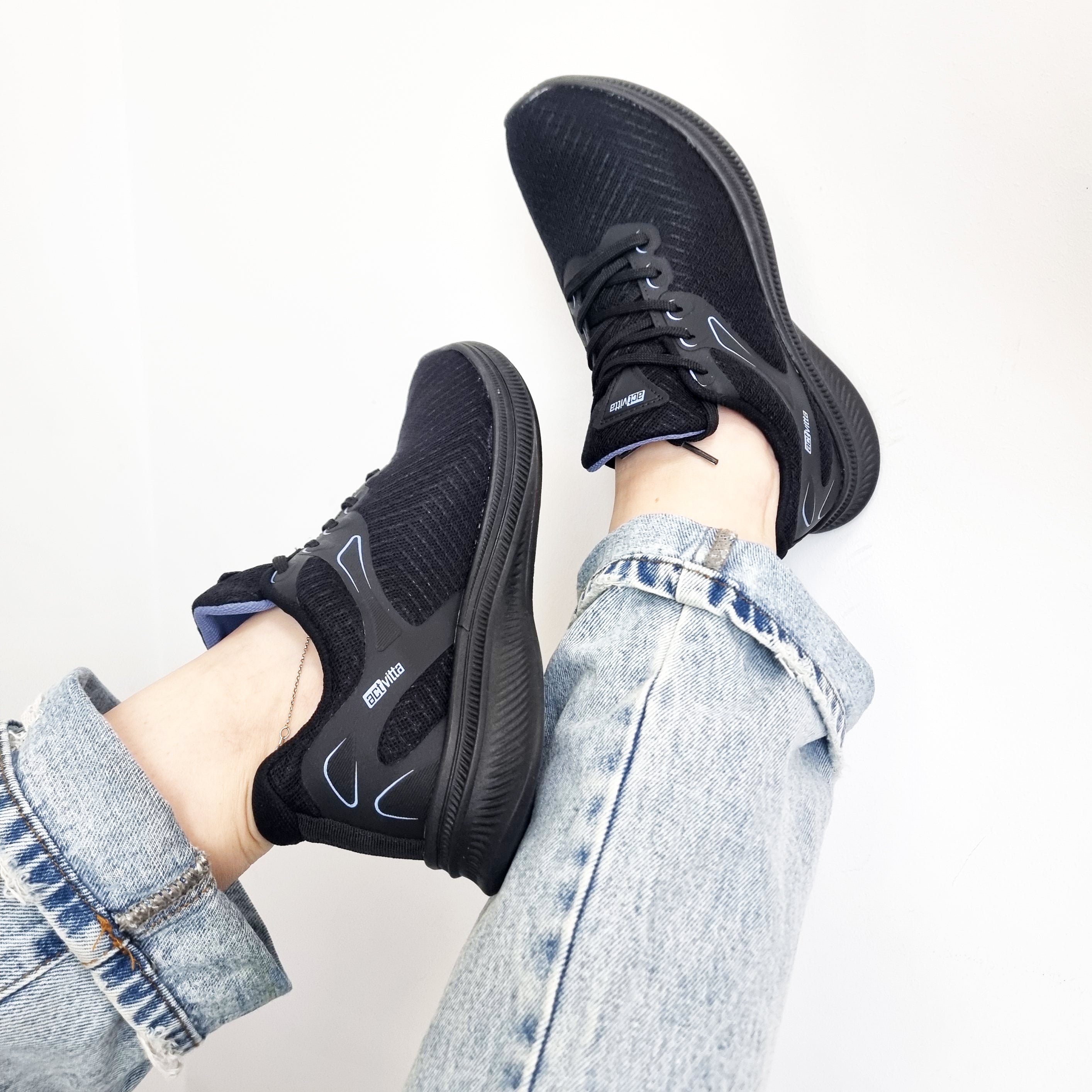 Activitta 4829-313 Lace up Sneaker in Black