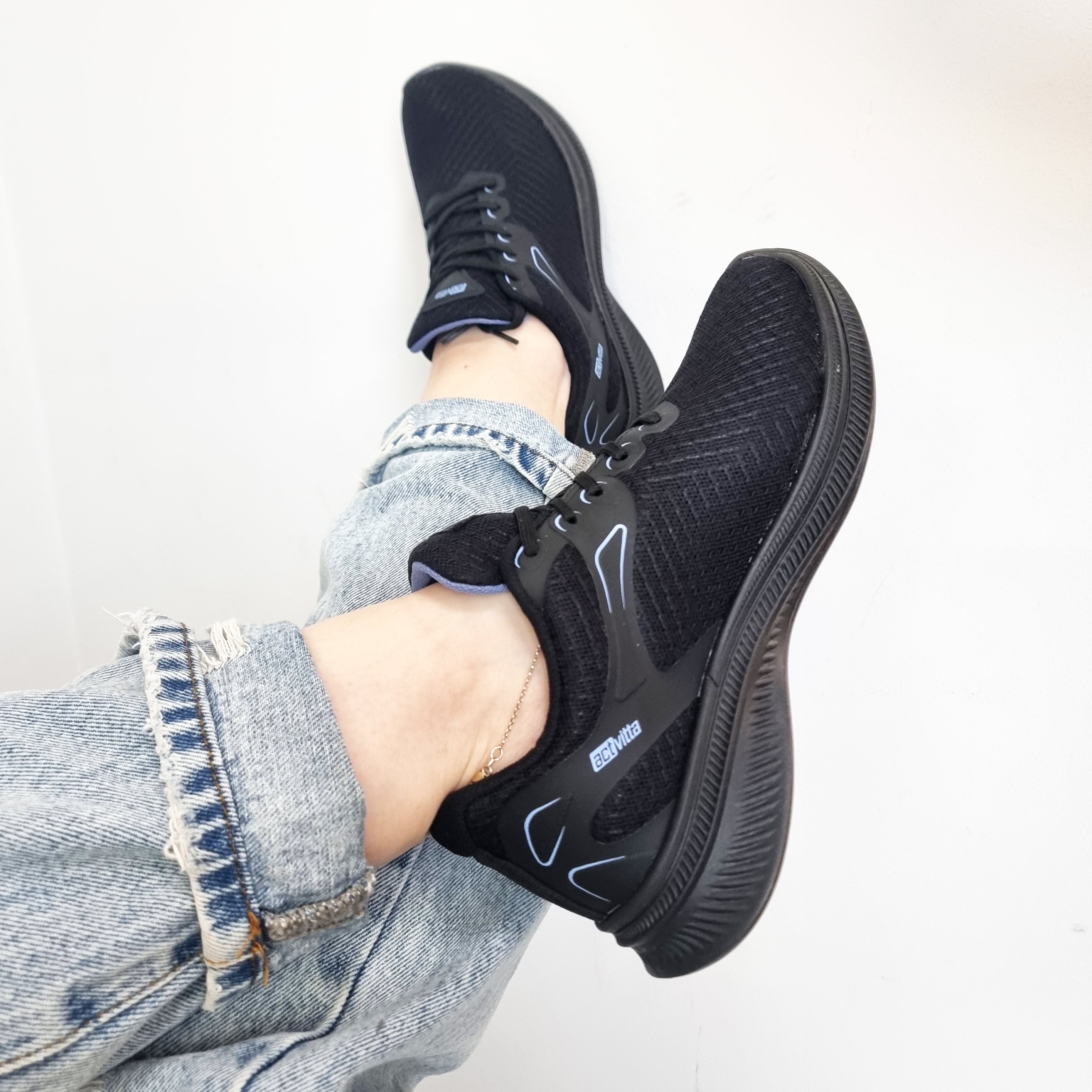 Activitta 4829-313 Lace up Sneaker in Black