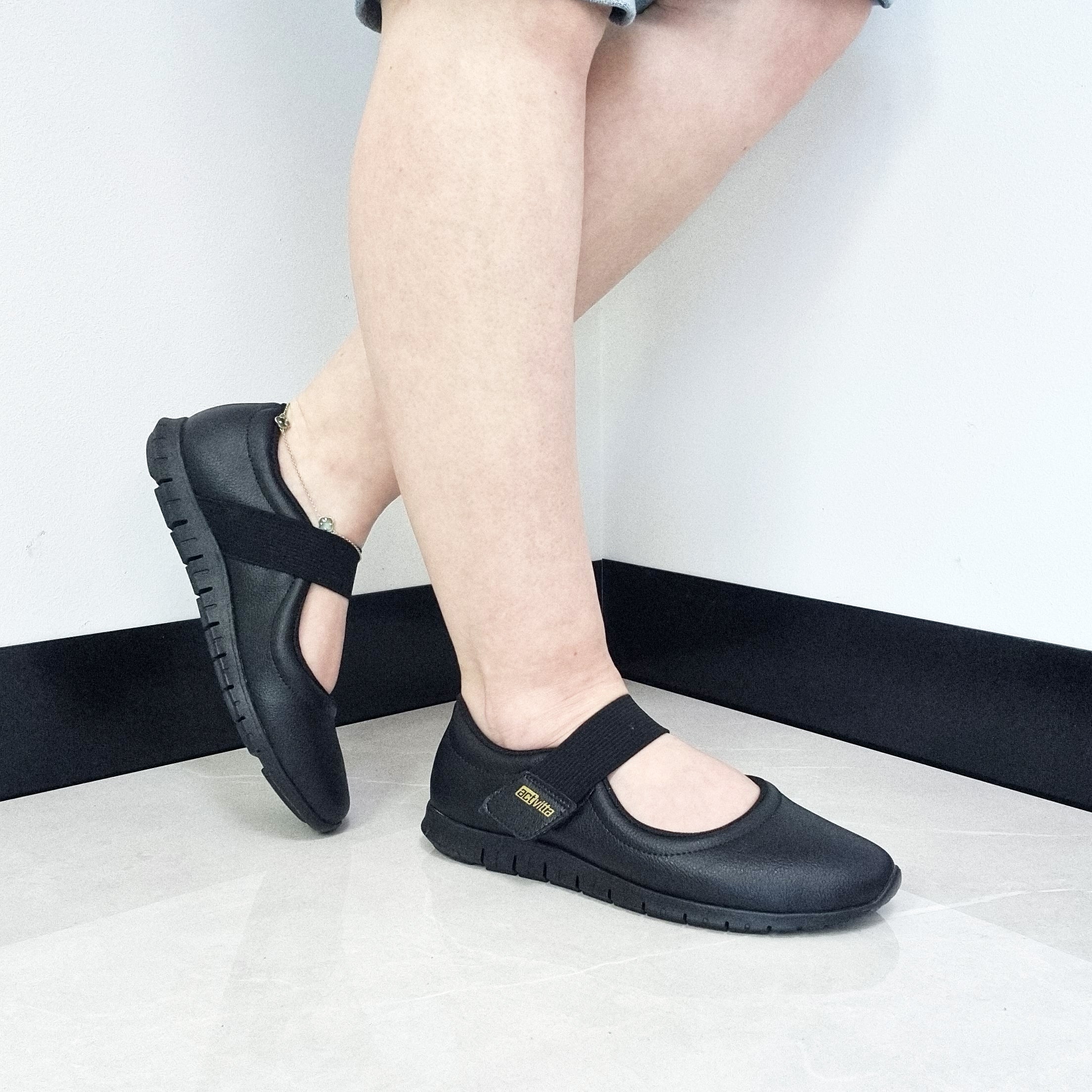 Actvitta 4202-549 Slip on Velcro Strap Sneaker in Black