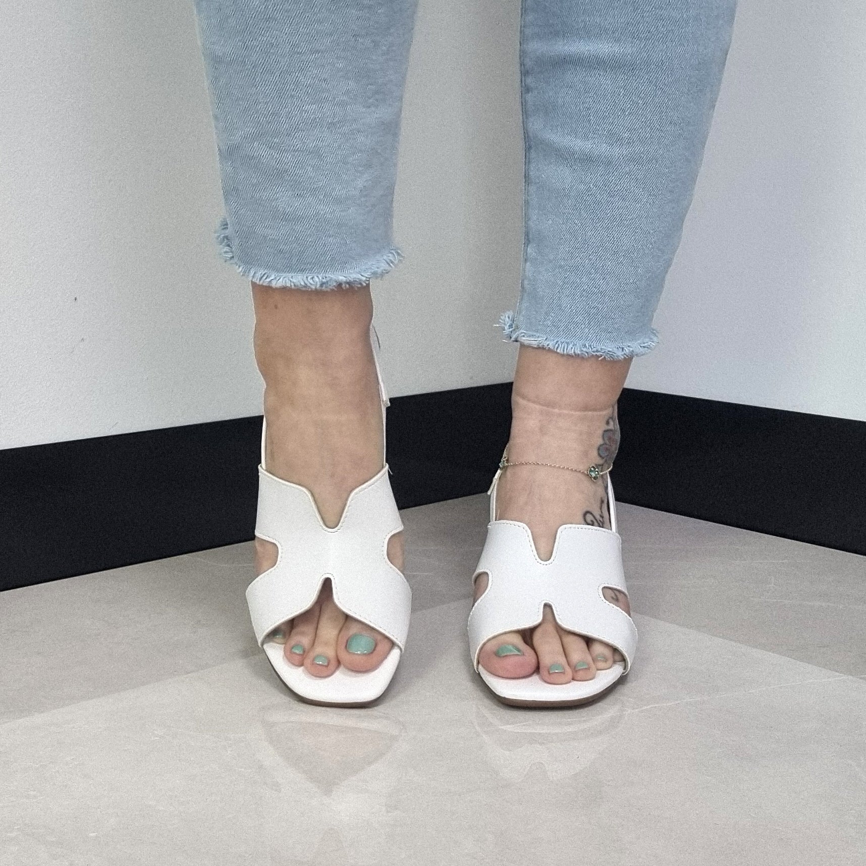 Beira Rio 8436-231 Block Heel Sandal in White