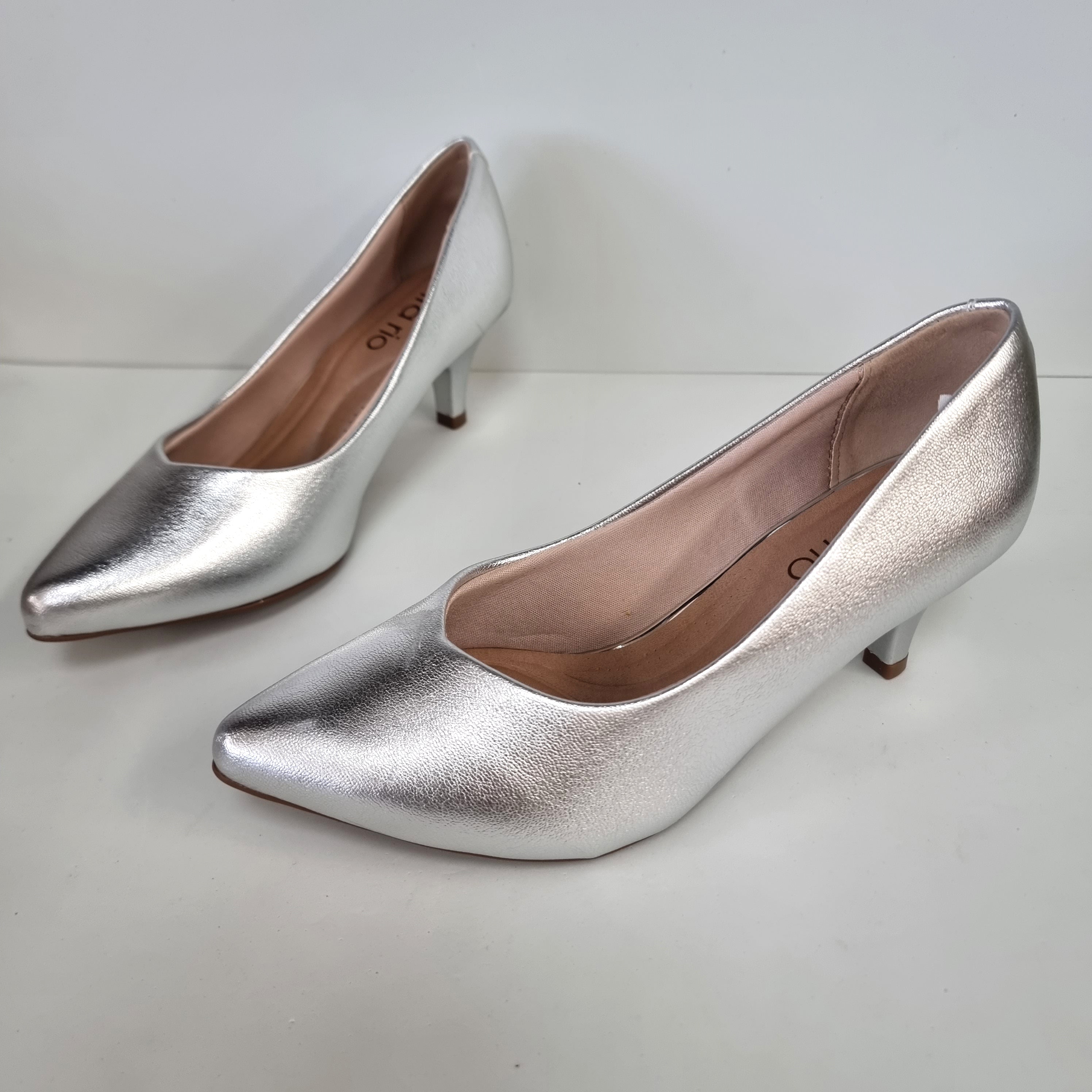 Beirra Rio 4076-1101 Pointy Toe Pump in Silver Napa