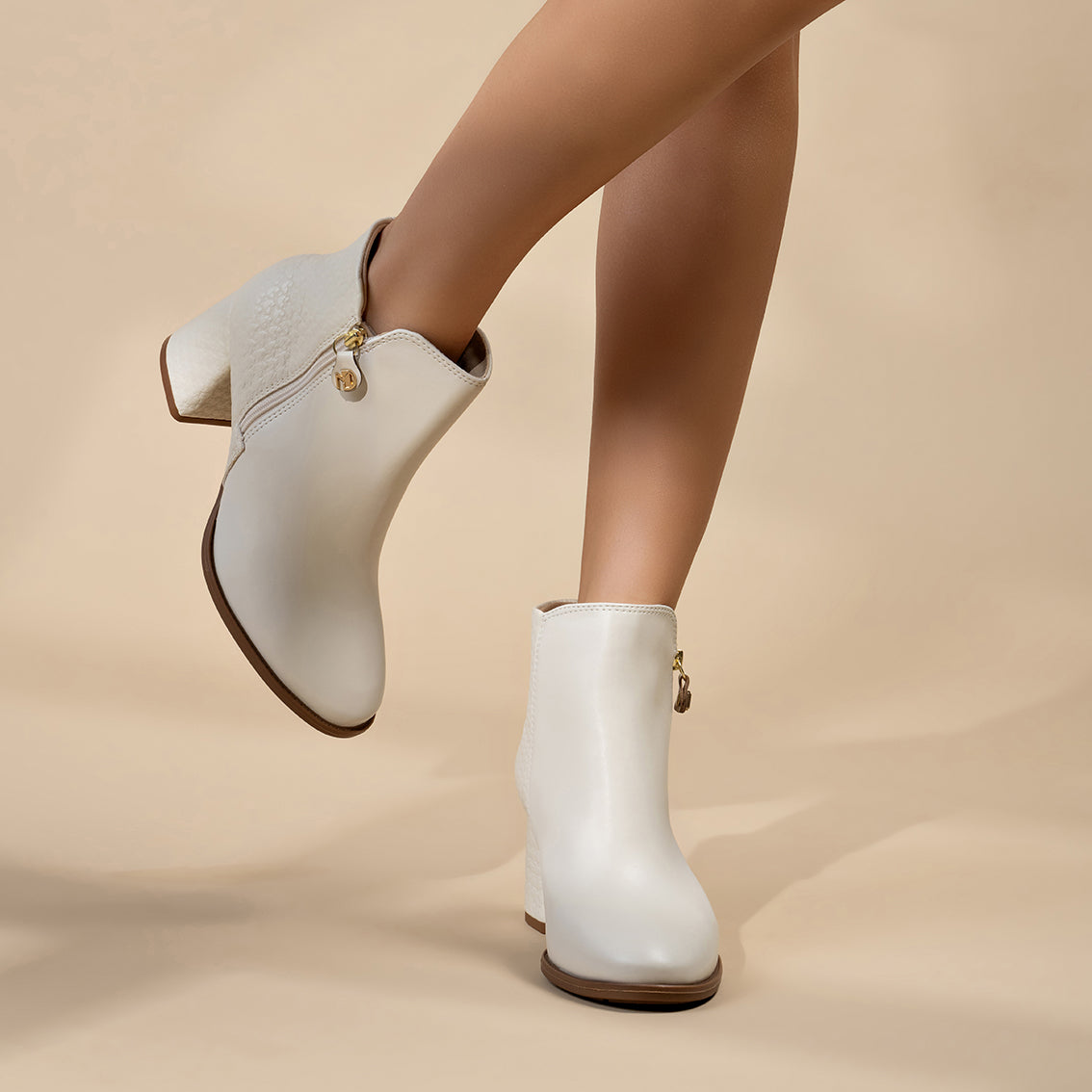 Modare 7078-101 Low Heel Ankle Boot in Off White