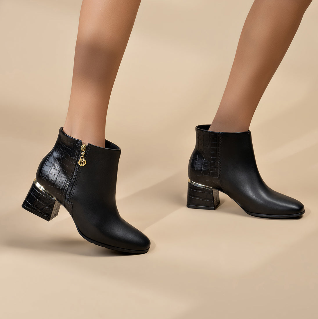 Modare 7082-101 Low Heel Ankle Boot in Black