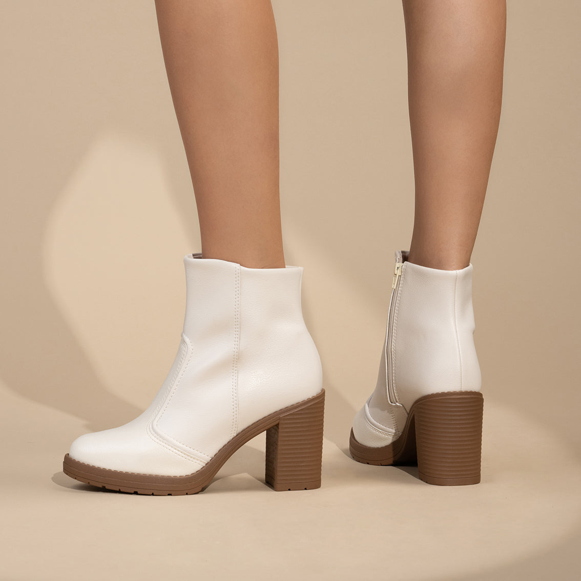 Beira Rio 9088-101 Block Heel Ankle Boot in Off White
