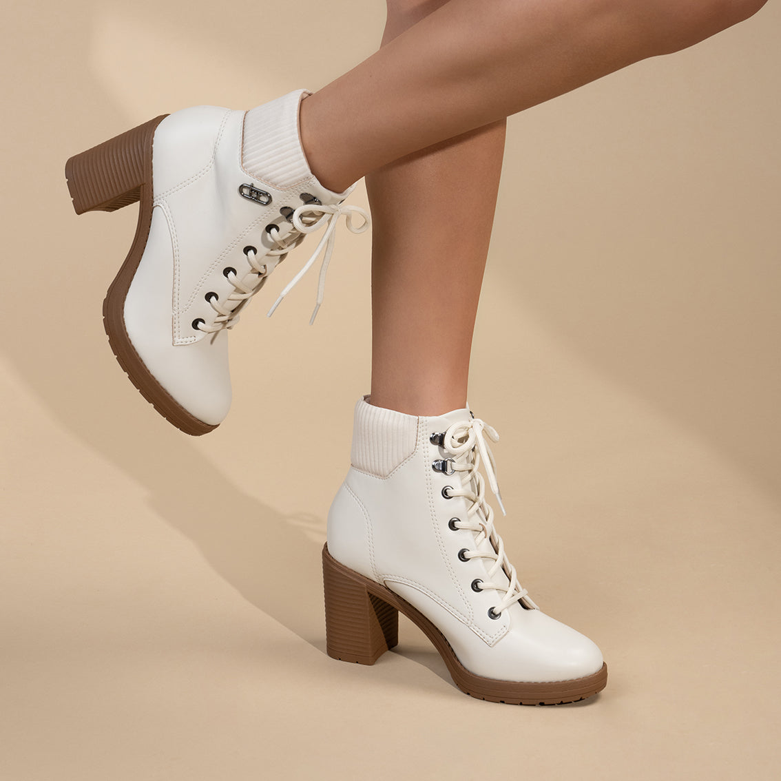 Beira Rio 9088-103 Block Heel Lace-Up Ankle Boot in Off White
