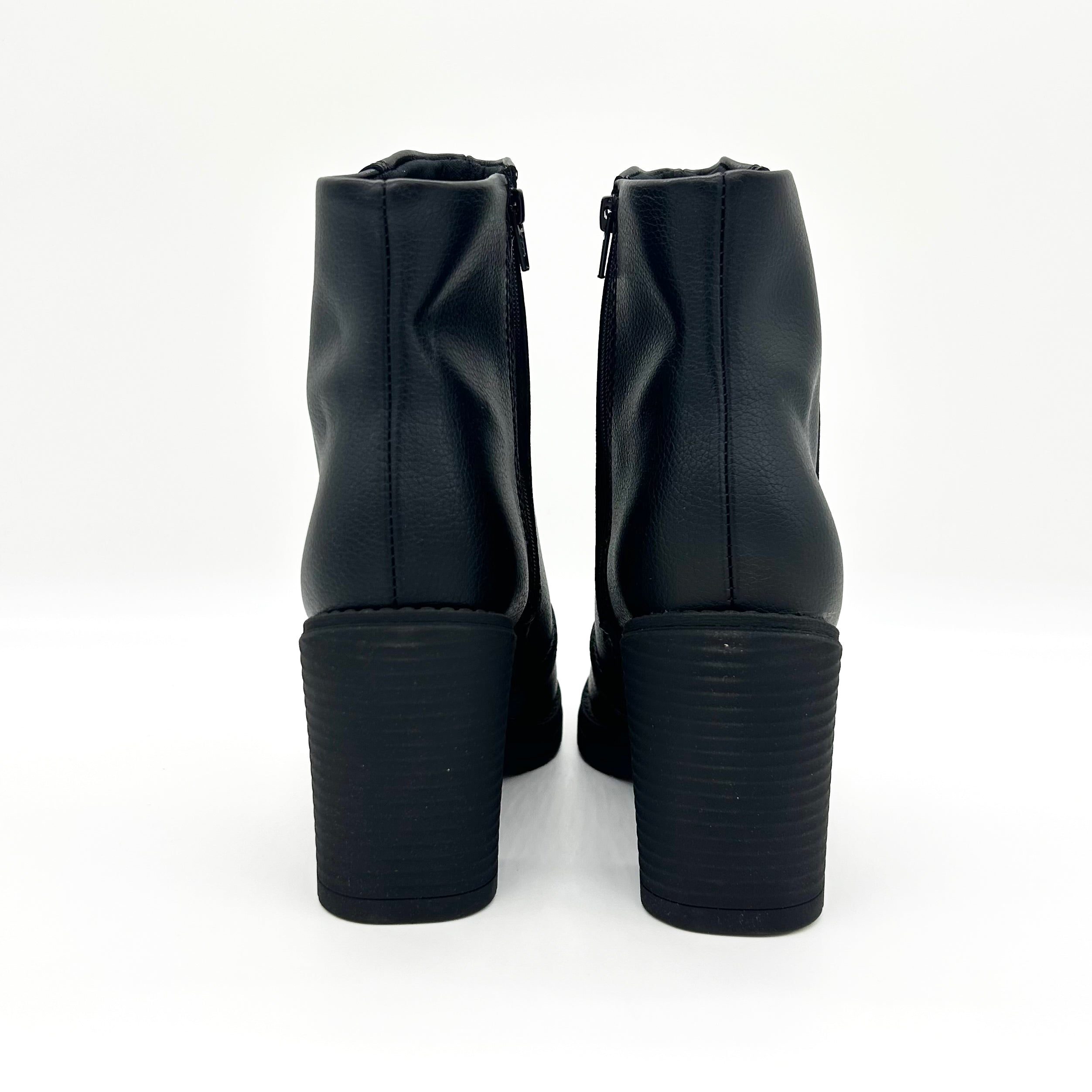 Beira Rio 9088-101 Block Heel Ankle Boot in Black