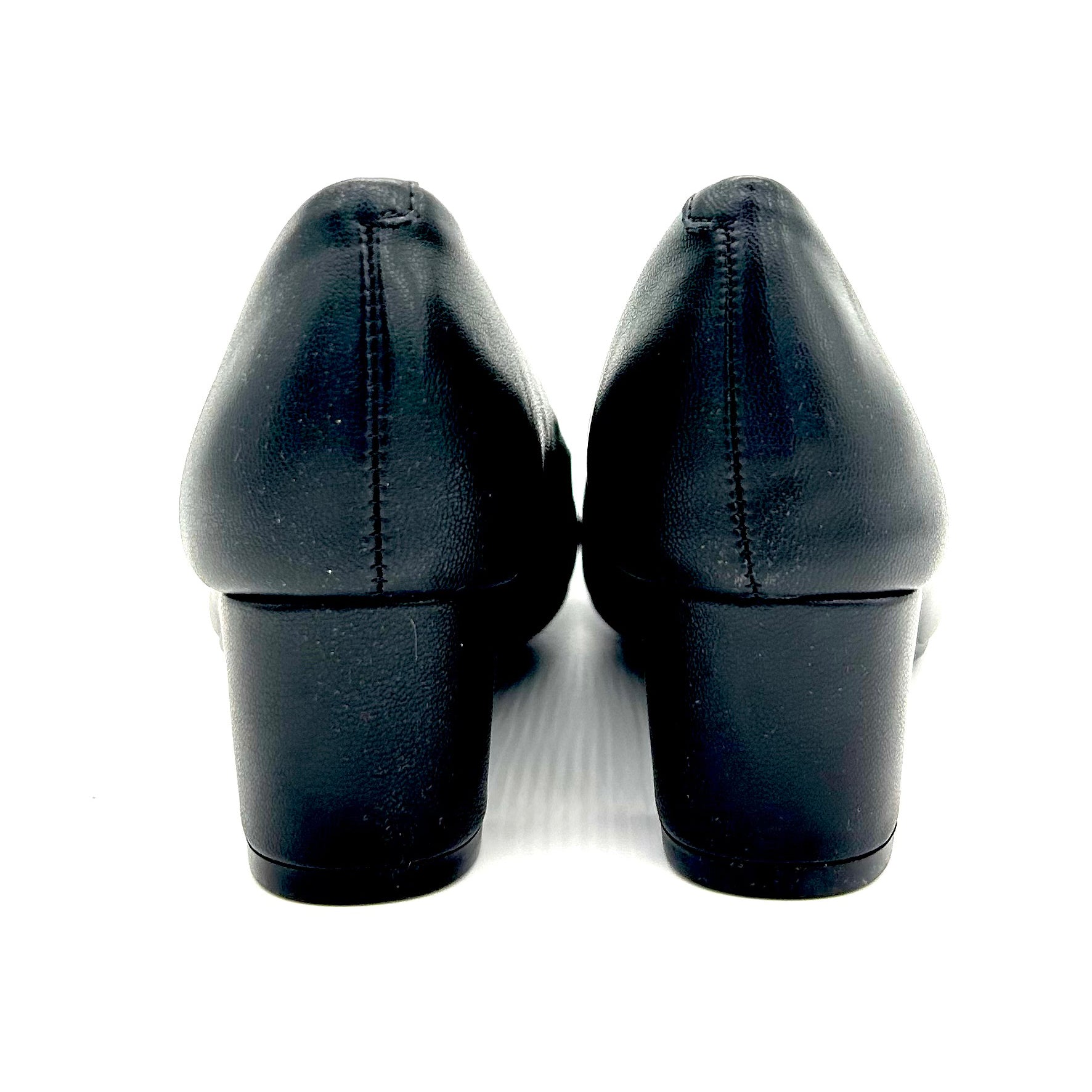 Beira Rio 4777-409 Low Heel Pump in Black Napa