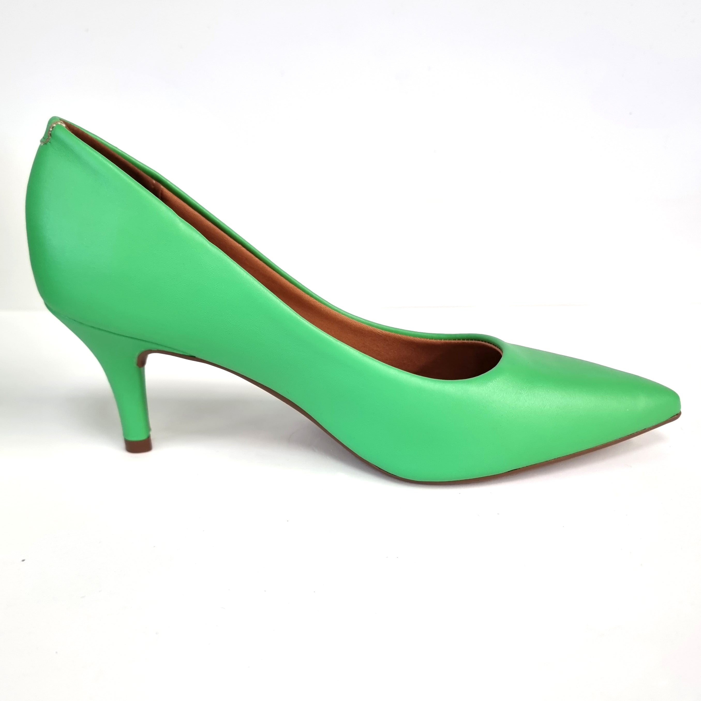 Vizzano 1185-702 Pointy Toe Pump in Mint Napa