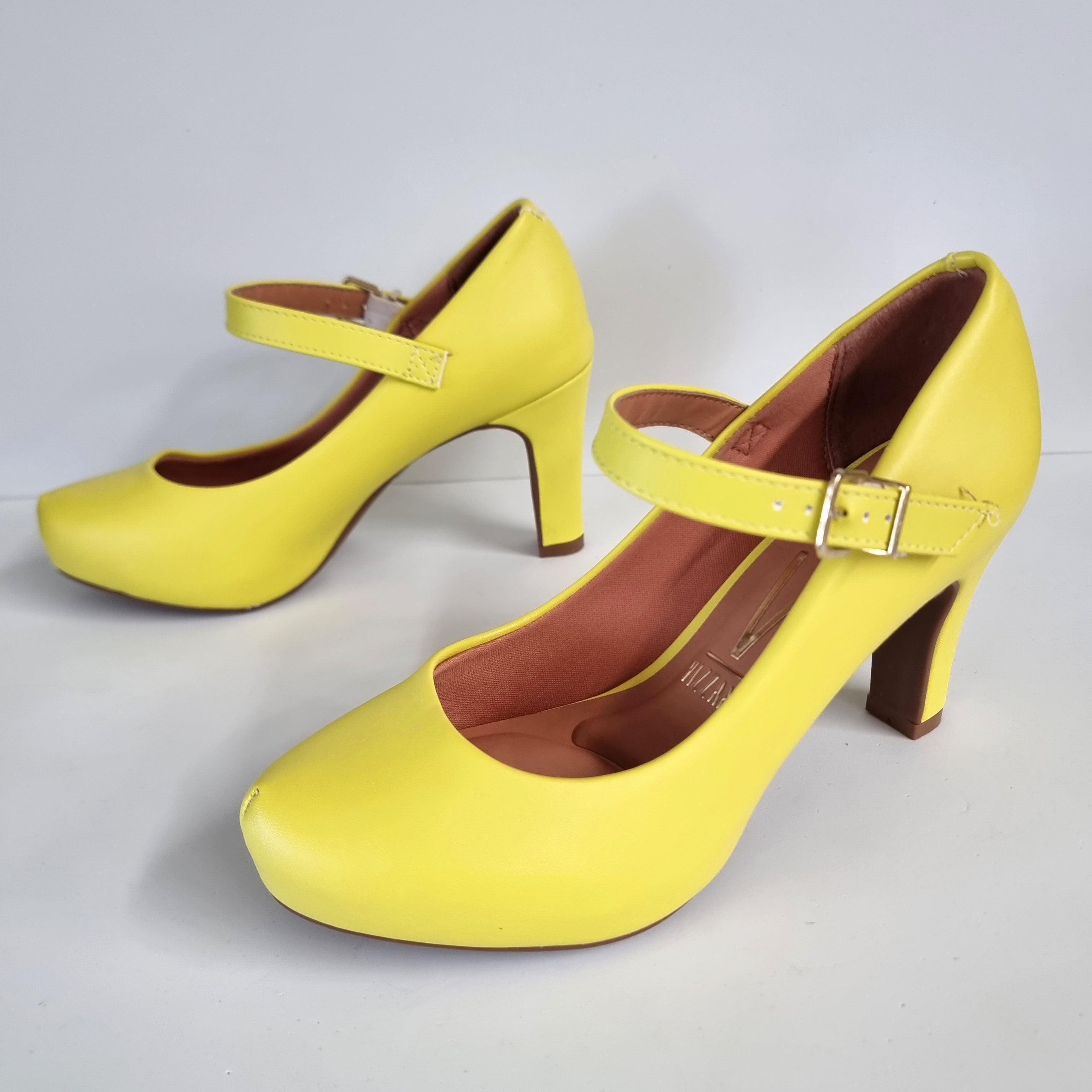 Vizzano 1840-318 Mary-Jane Pump in Sicilian Yellow Napa