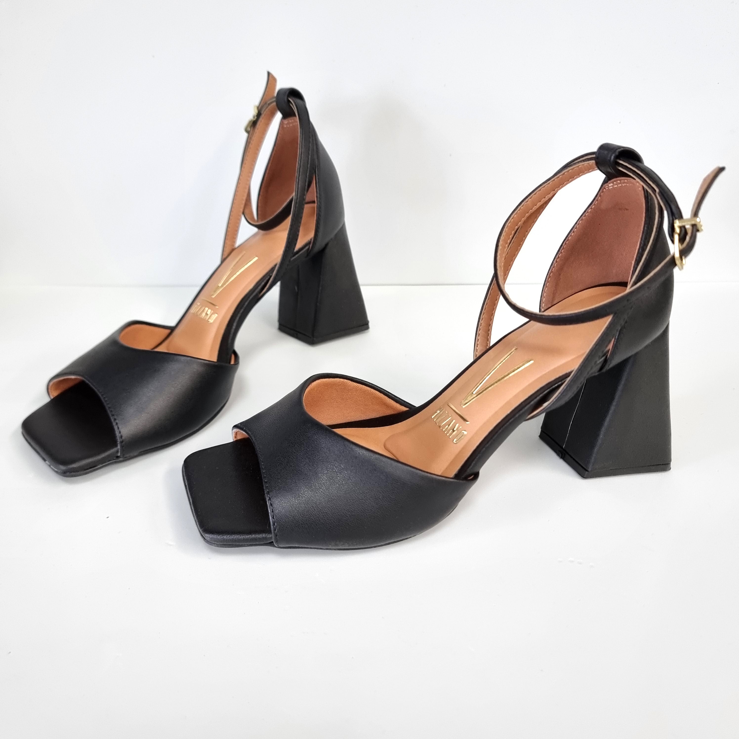 Vizzano 6464-106 Strappy Block Heel Sandal in Black Napa