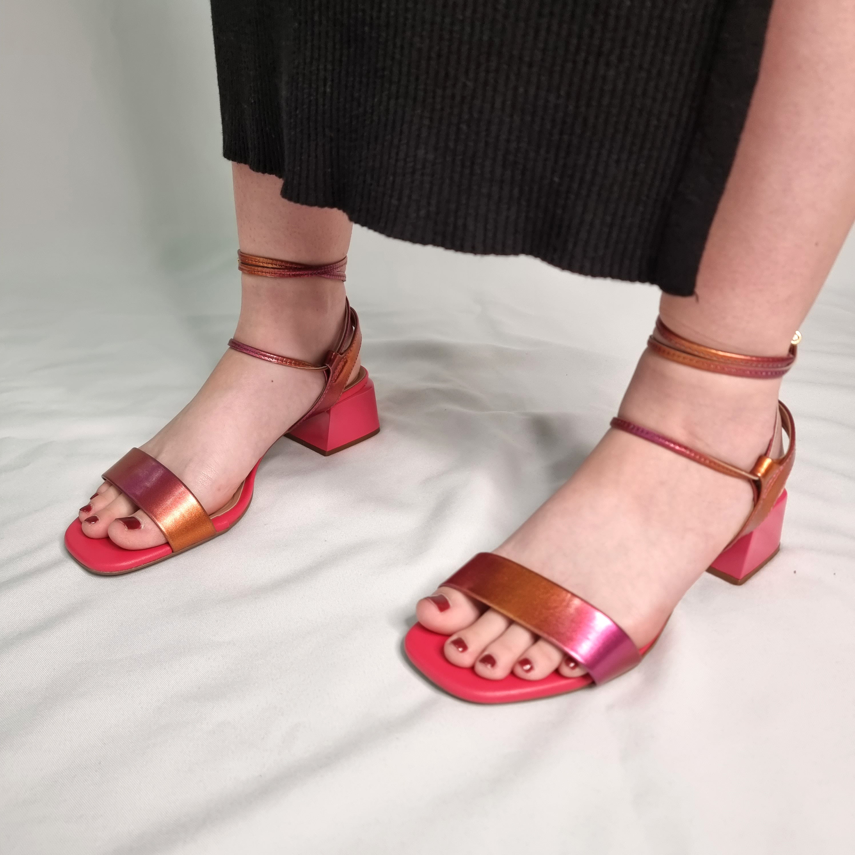 Beira Rio 8423-218 Strappy Low Heel Sandal in Multi Pink