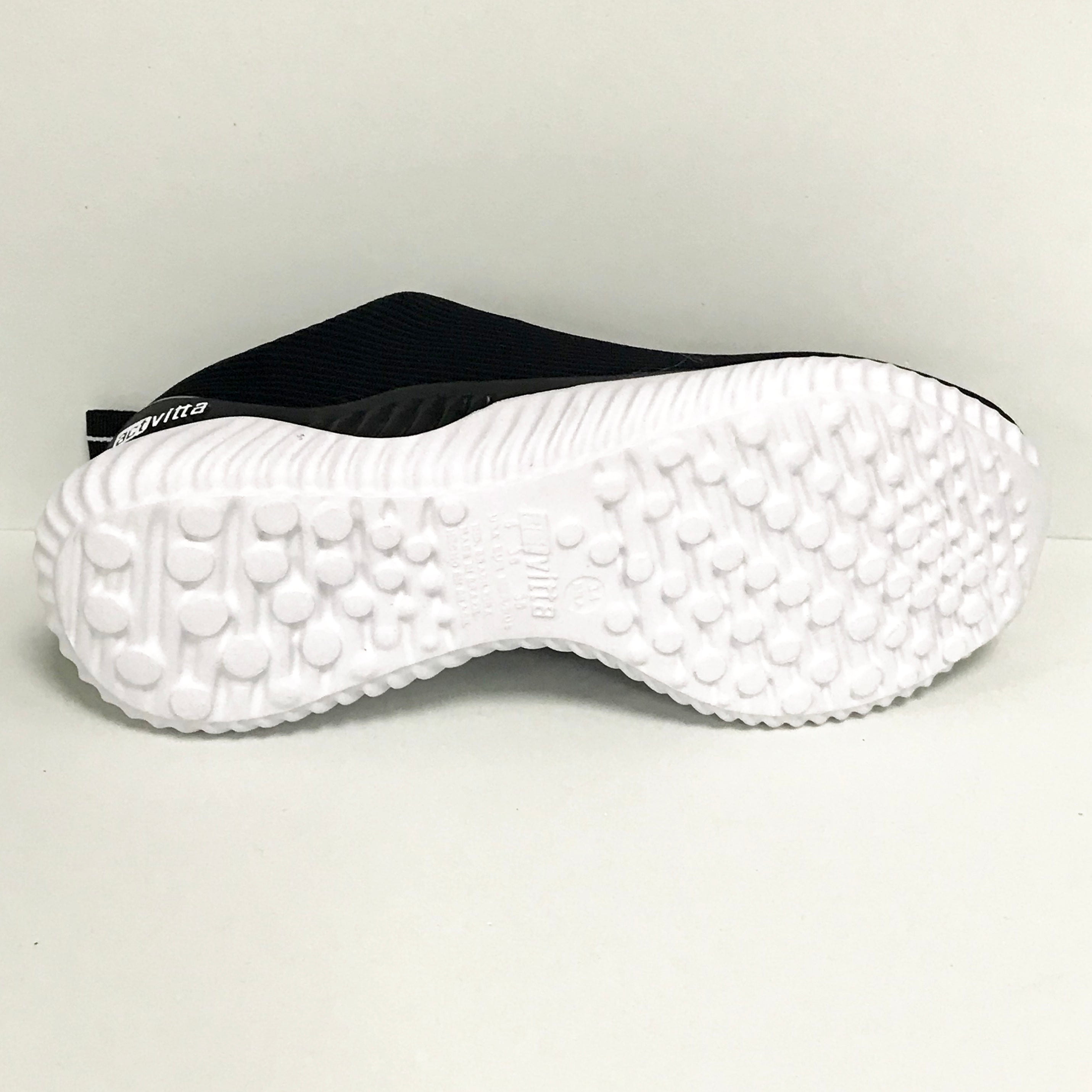 Actvitta 4802-103 Lace Up Sneaker in Black