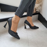 Vizzano 1388-211 Pointy Toe Pump in Black Napa