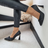 Vizzano 1388-211 Pointy Toe Pump in Black Napa