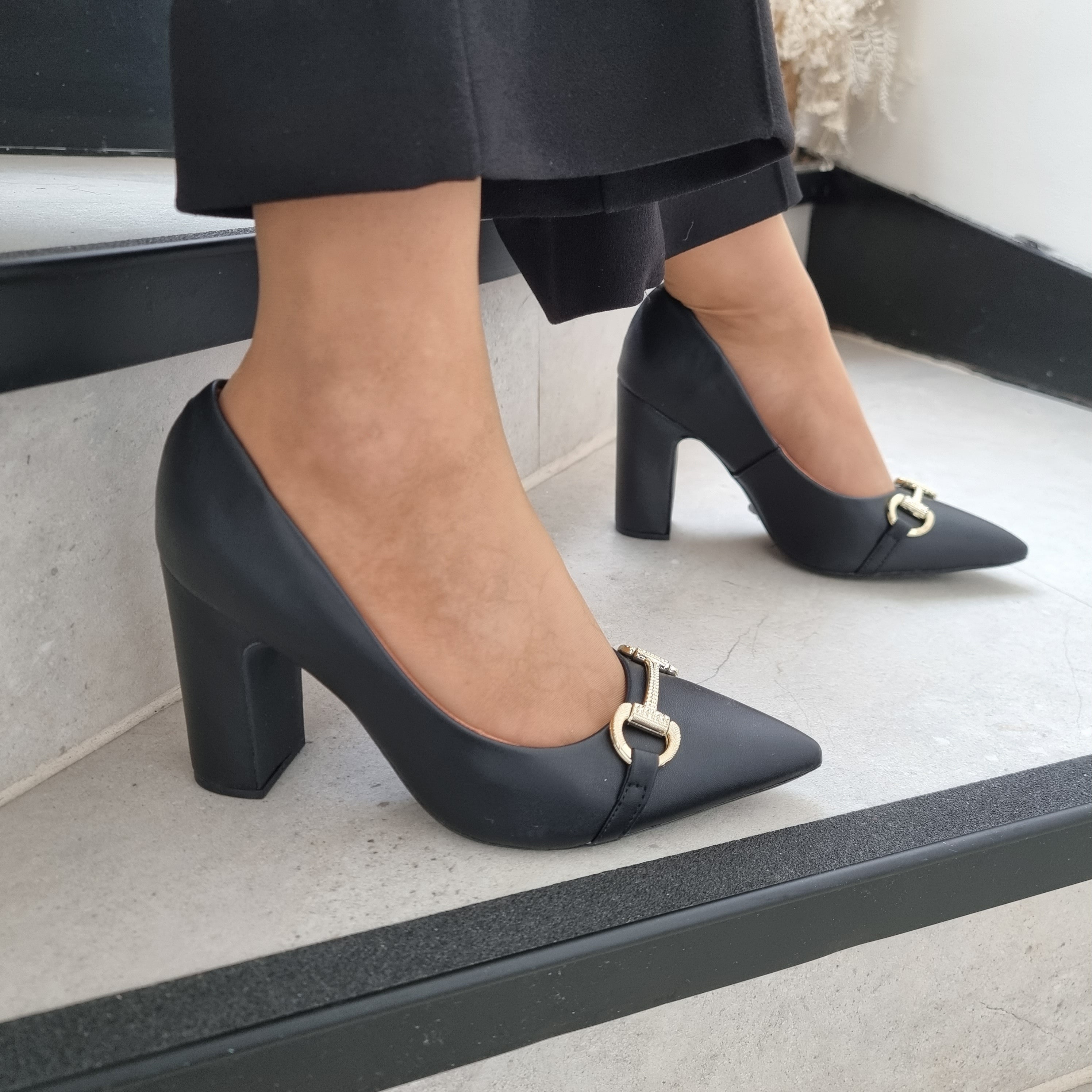 Black pump deals chunky heel