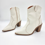 Vizzano 3070-108 Pointy Toe Ankle Boot in Off White Napa