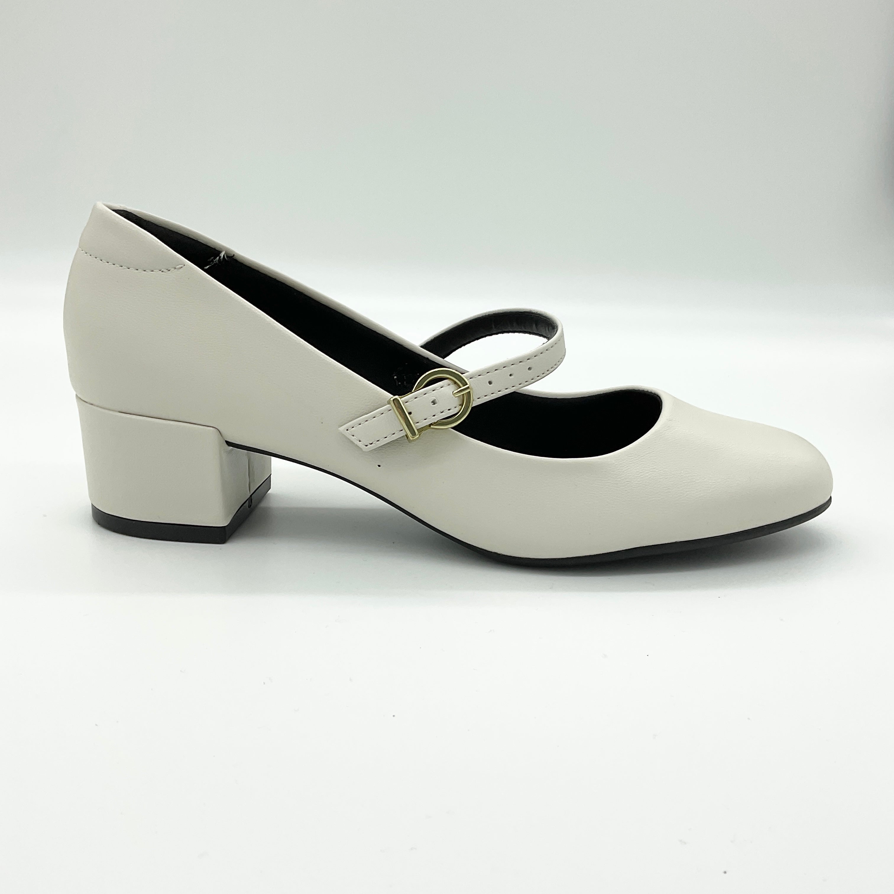 Beira Rio 4301-101 Low Heel Mary-Jane Pump in Off White Napa