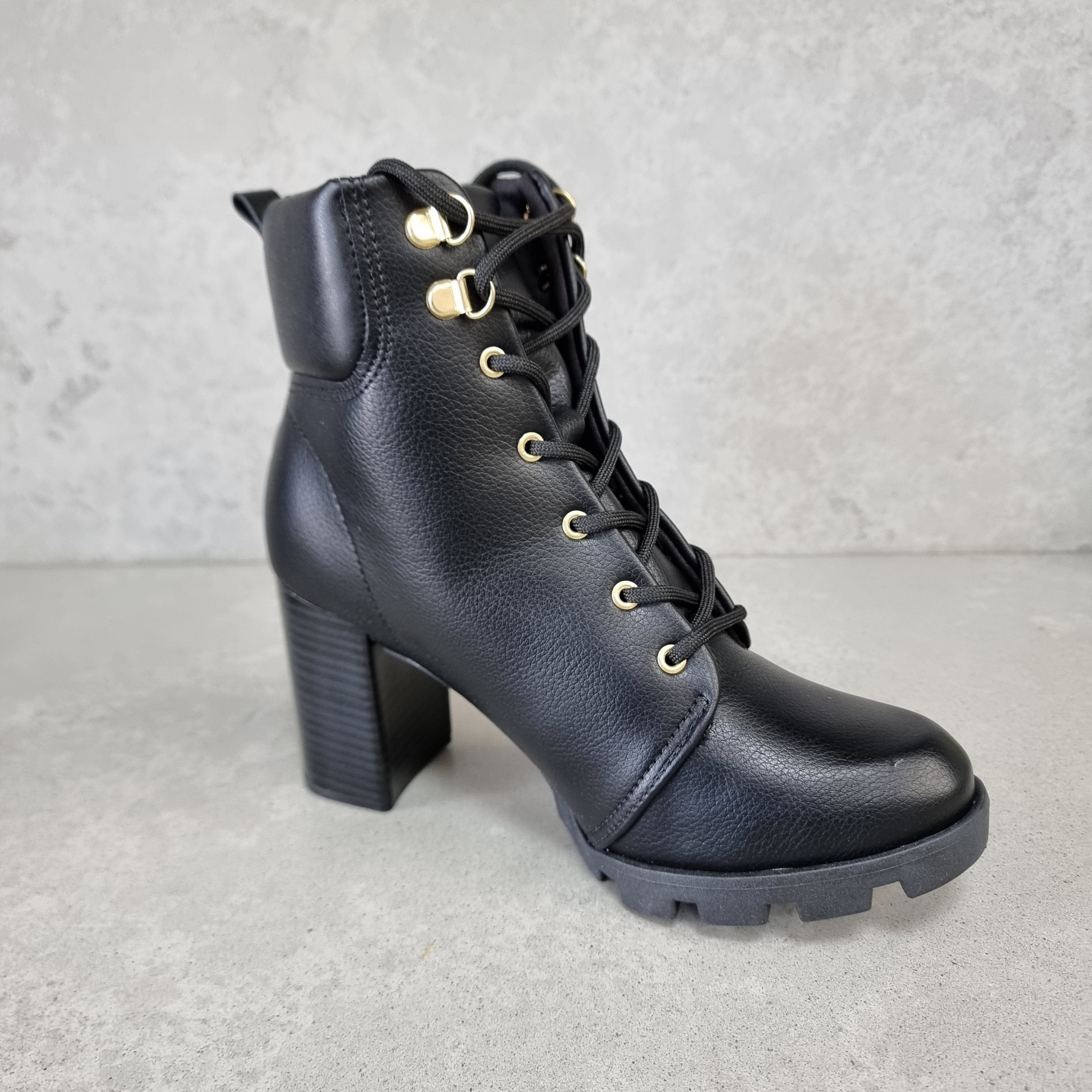 Beira Rio 9074-103 Lace-Up Block Heel Ankle Boot in Black Napa