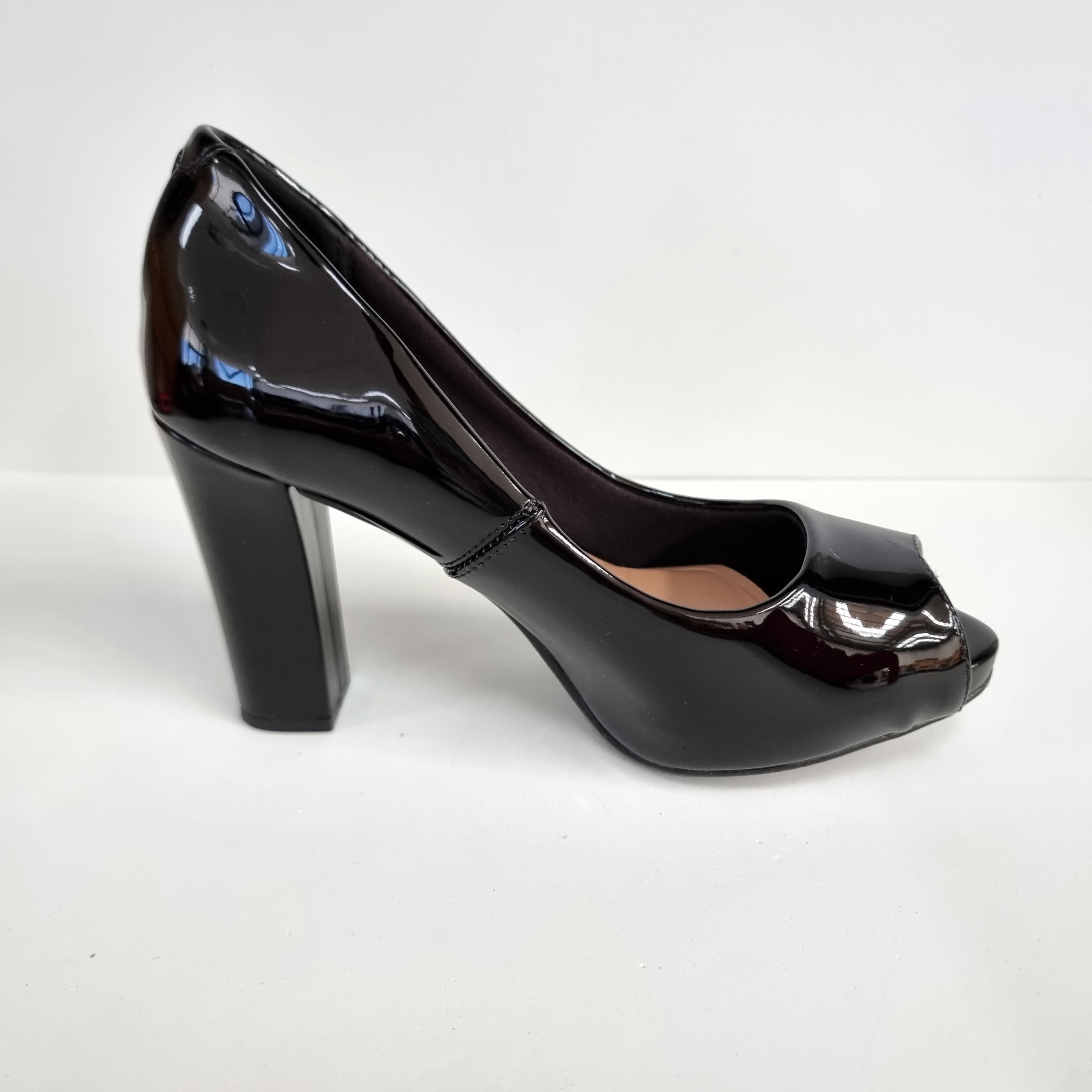 Beira Rio 4788-301 Peep Toe Heel Pump in Black Patent