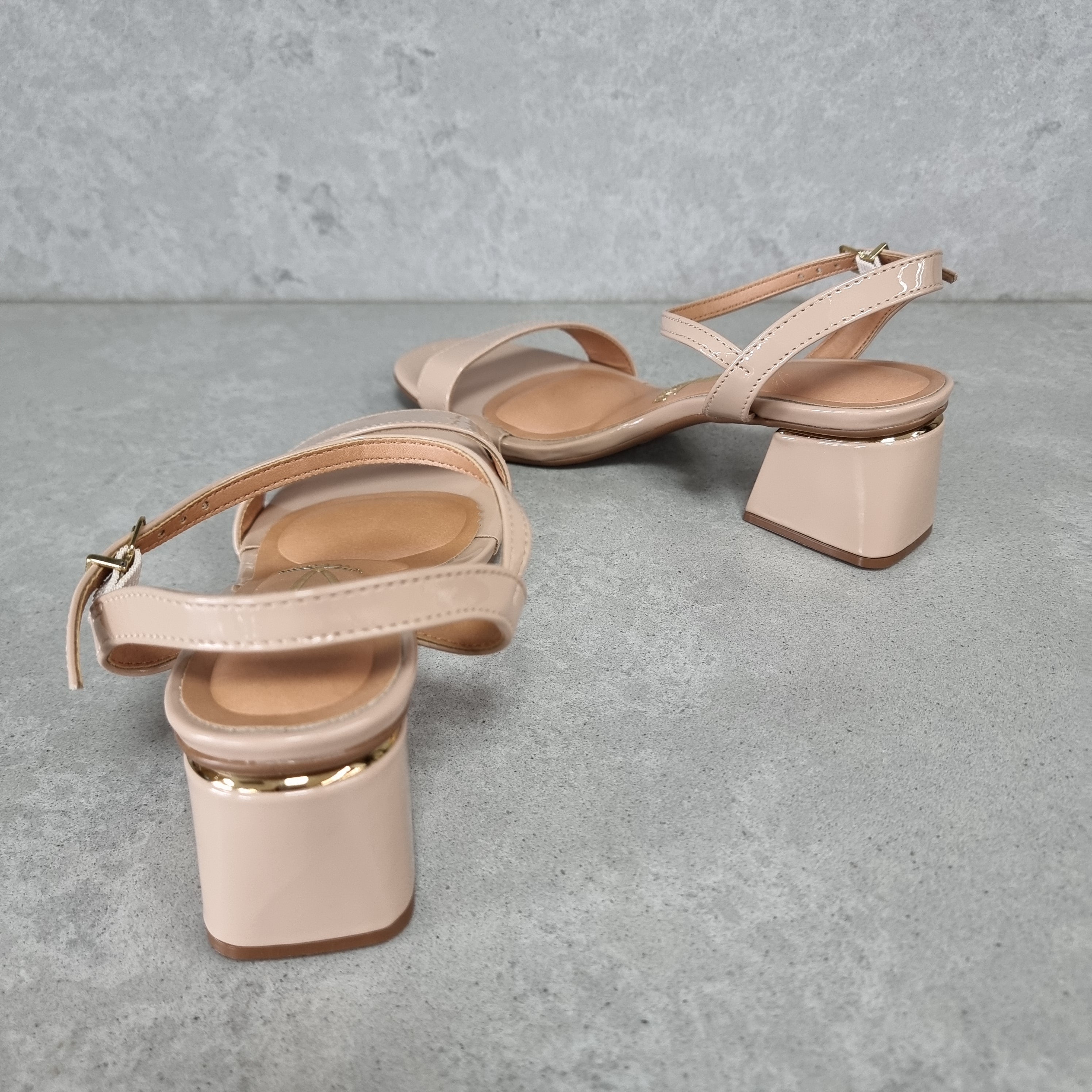 Vizzano 6428-101 Low Heel Sandal in Beige Patent